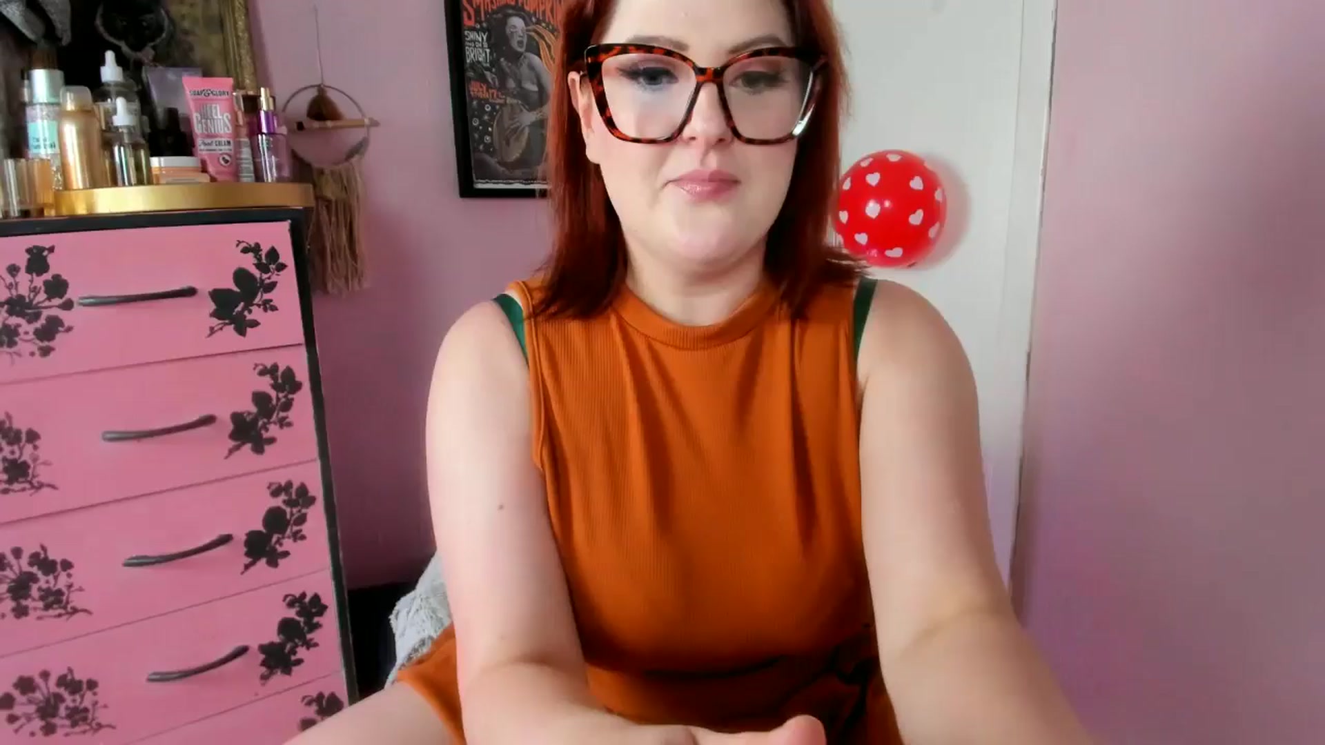 Gallery image thumbnail from MissMimiRose's myfreecams stream on, 03/06/2025, 19:27 image 11 of 20