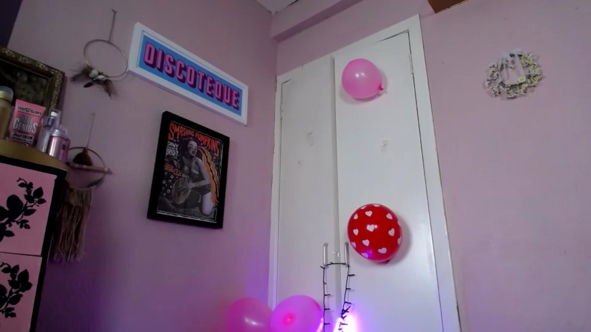 Gallery image thumbnail from MissMimiRose's myfreecams stream on, 03/08/2025, 16:38 image 18 of 20