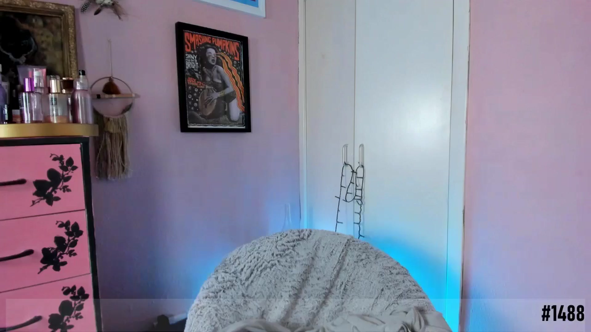 Gallery image thumbnail from MissMimiRose's myfreecams stream on, 04/15/2025, 21:01 image 4 of 20