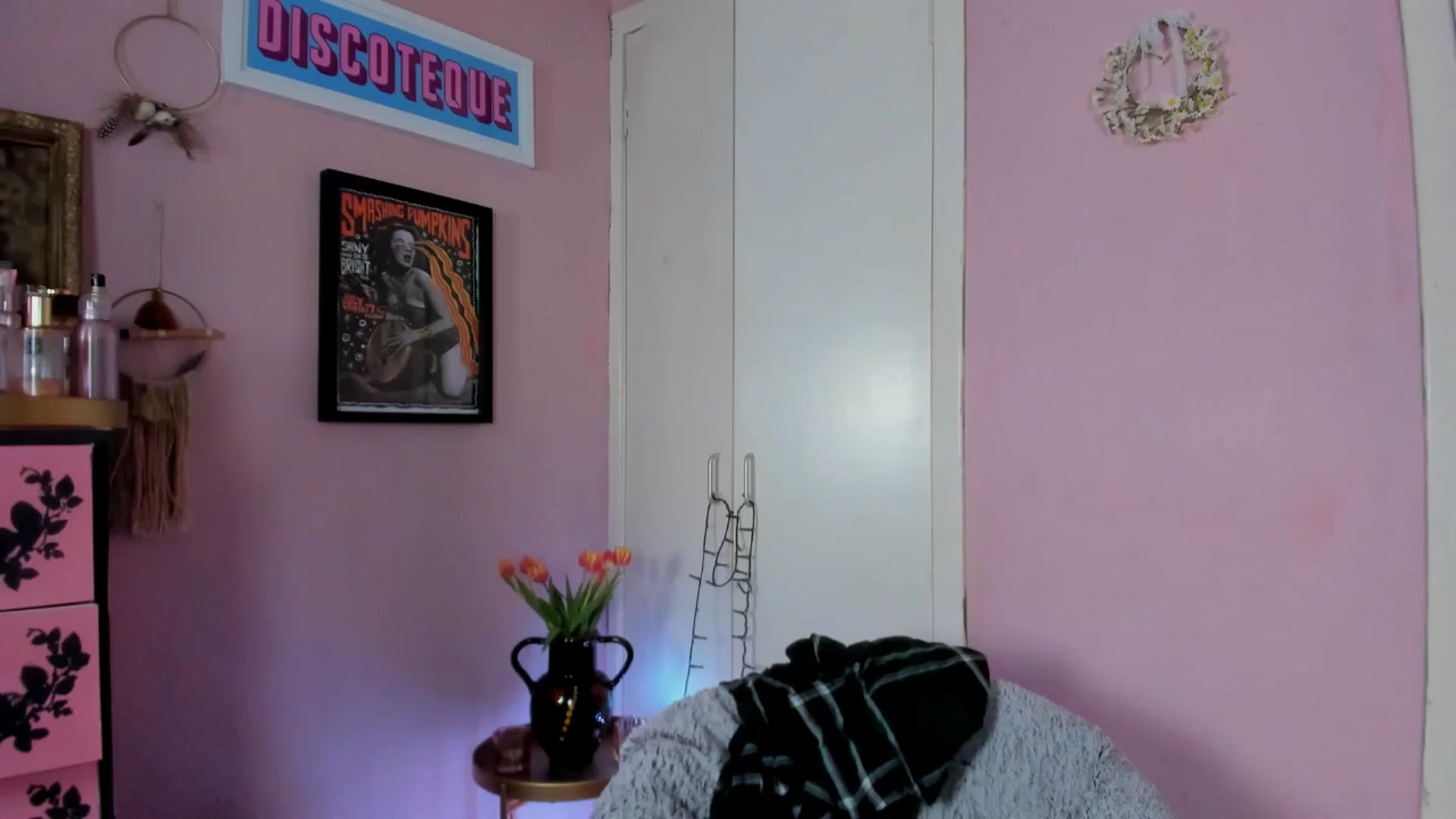 Gallery image thumbnail from MissMimiRose's myfreecams stream on, 04/19/2025, 17:56 image 1 of 20