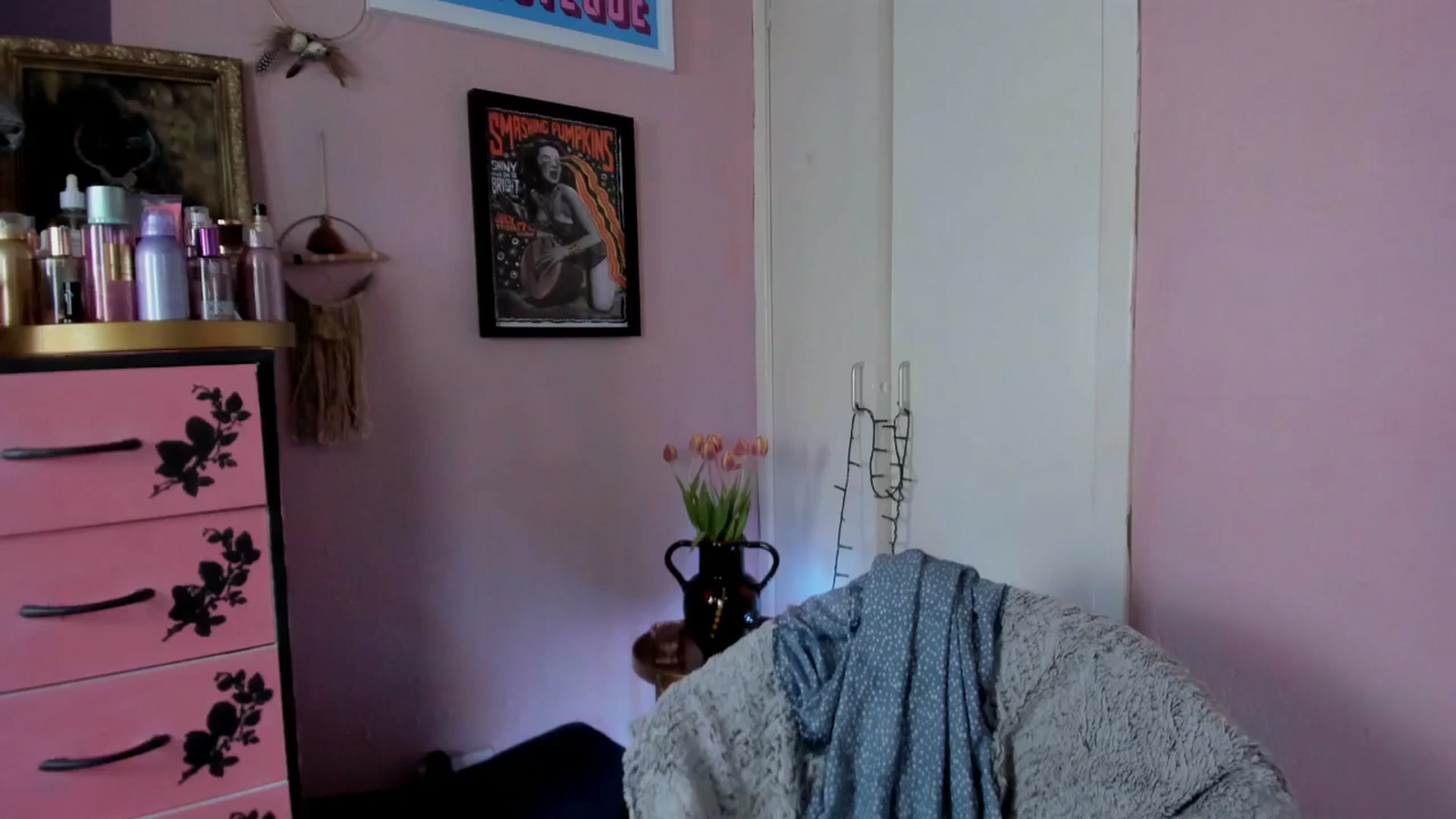 Gallery image thumbnail from MissMimiRose's myfreecams stream on, 04/26/2025, 15:39 image 11 of 20