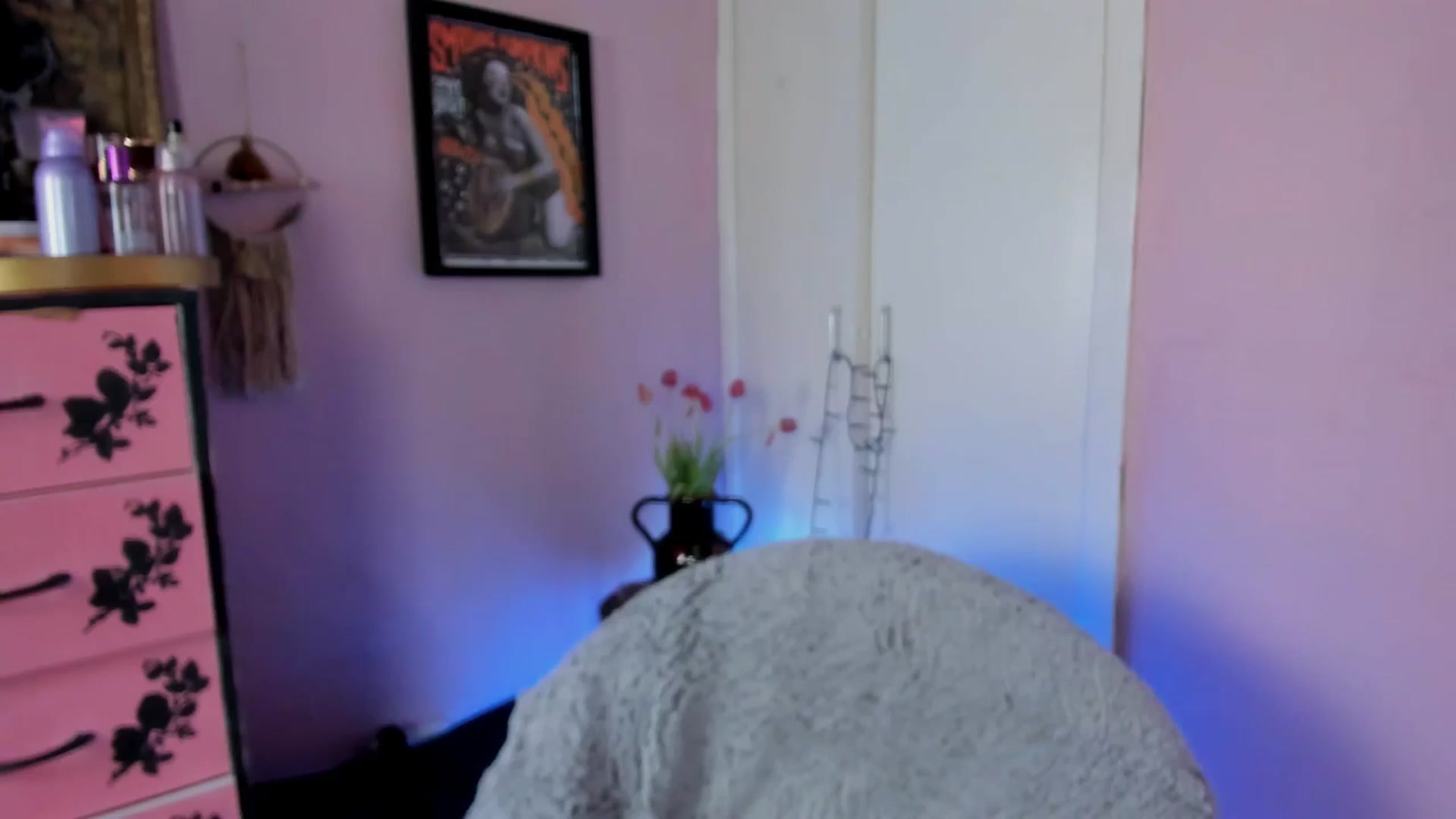 Gallery image thumbnail from MissMimiRose's myfreecams stream on, 05/02/2025, 22:29 image 14 of 20