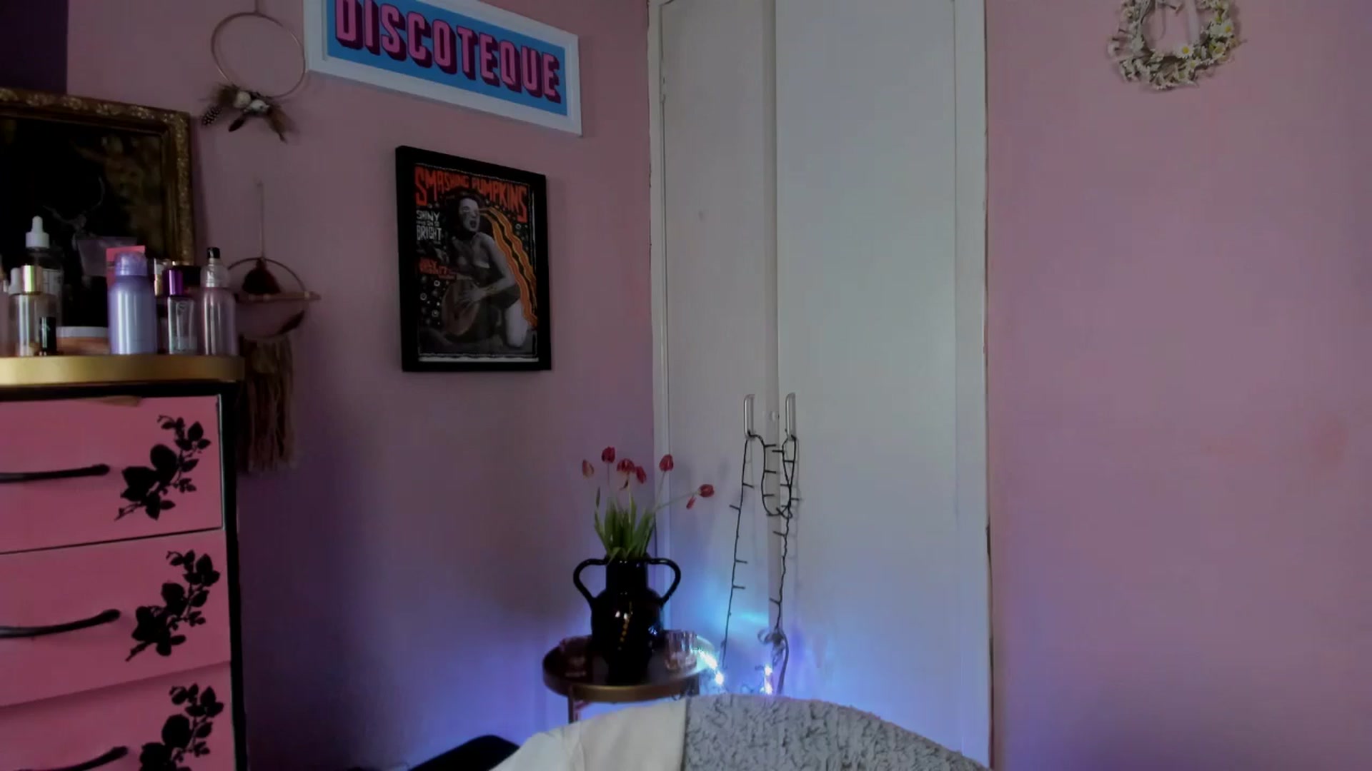 Gallery image thumbnail from MissMimiRose's myfreecams stream on, 05/02/2025, 22:29 image 3 of 20