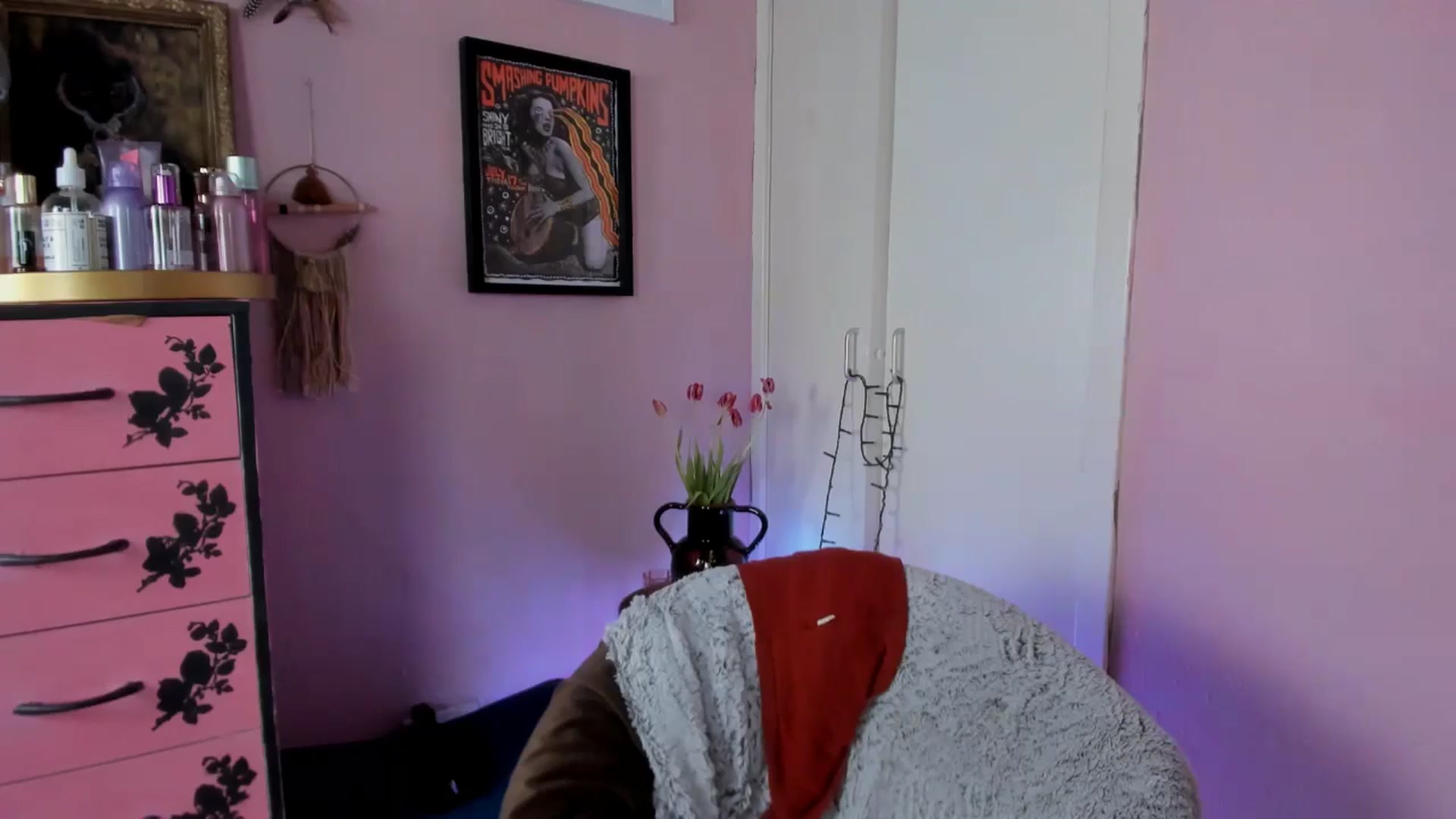 Gallery image thumbnail from MissMimiRose's myfreecams stream on, 05/04/2025, 14:54 image 18 of 20