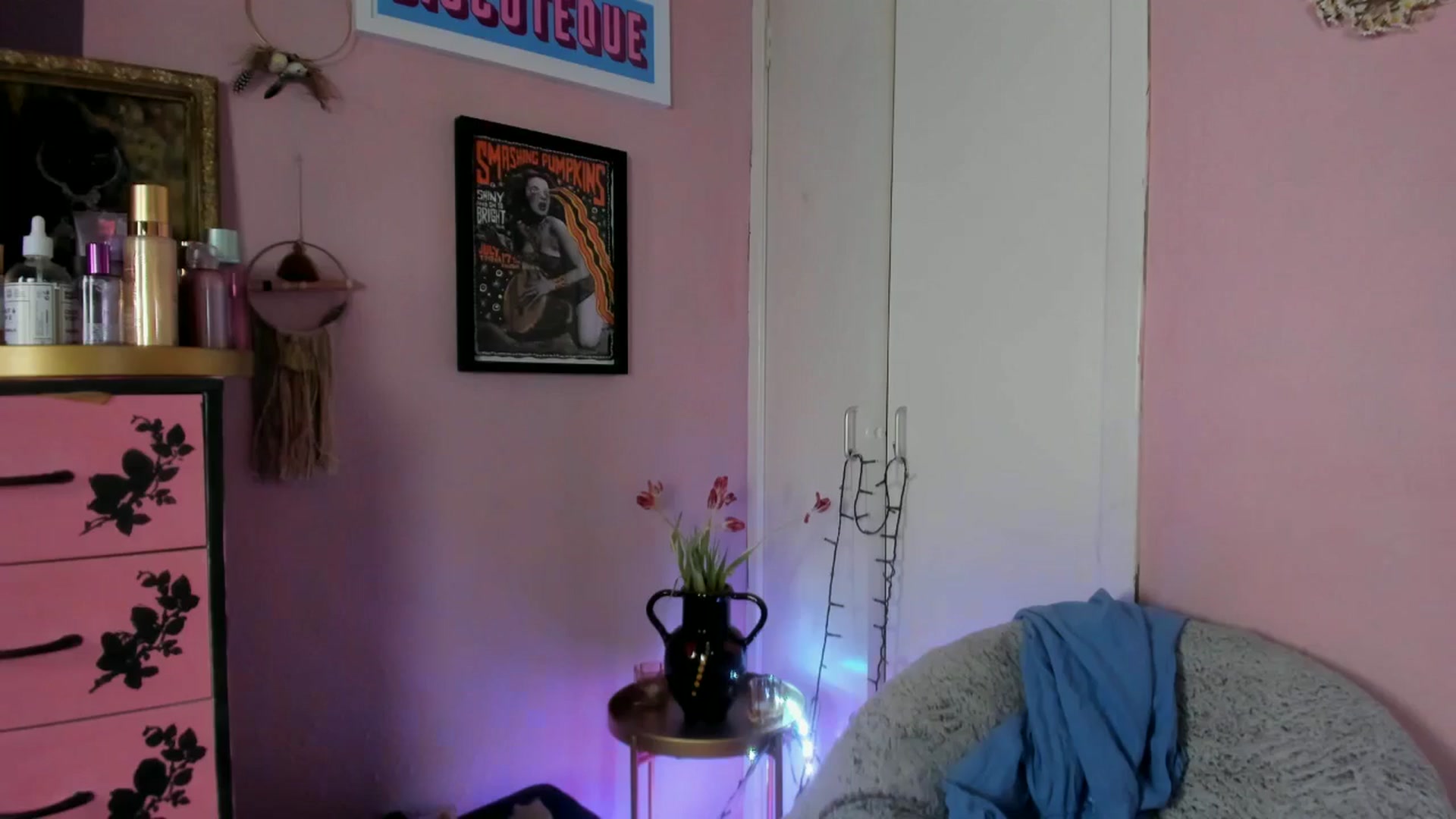 Gallery image thumbnail from MissMimiRose's myfreecams stream on, 05/09/2025, 21:03 image 13 of 20