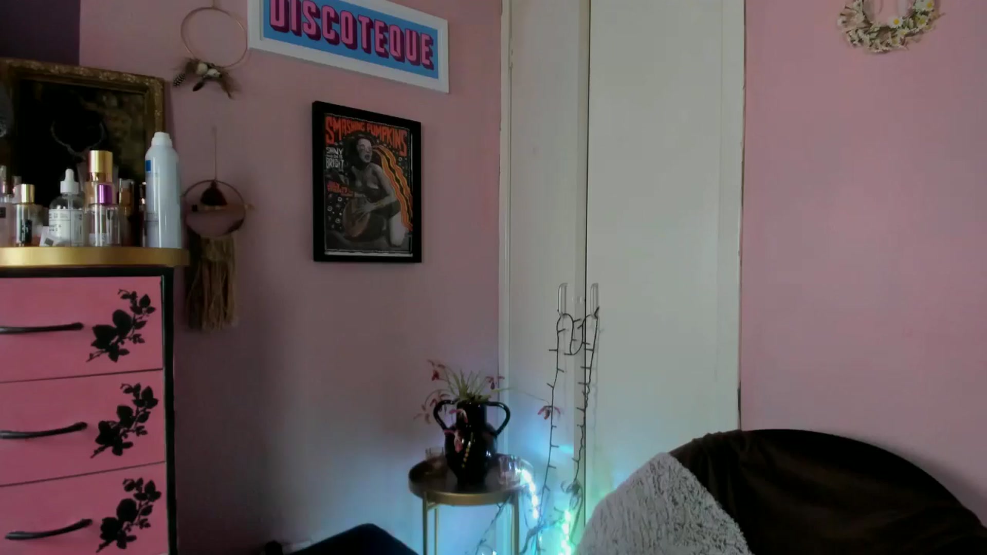 Gallery image thumbnail from MissMimiRose's myfreecams stream on, 05/29/2025, 20:49 image 2 of 20