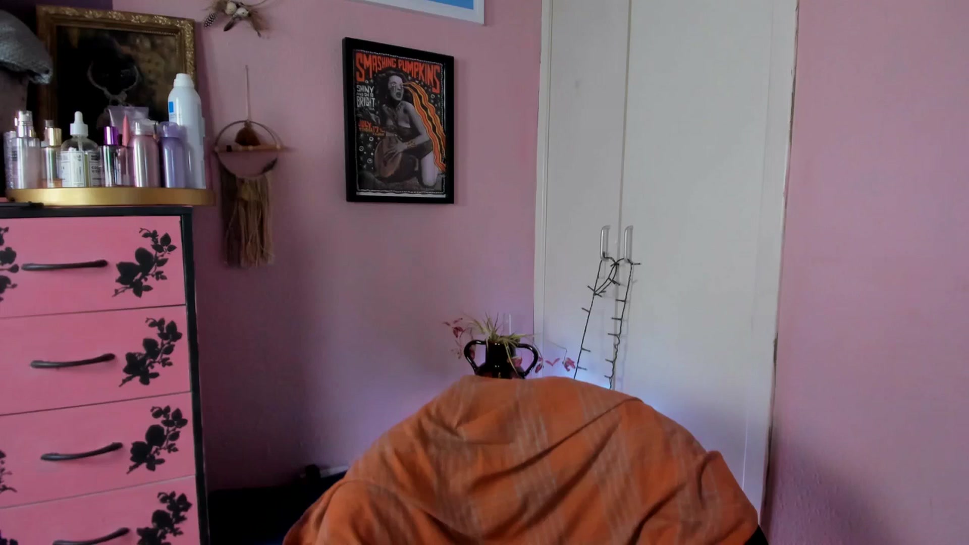 Gallery image thumbnail from MissMimiRose's myfreecams stream on, 06/02/2025, 22:22 image 12 of 20