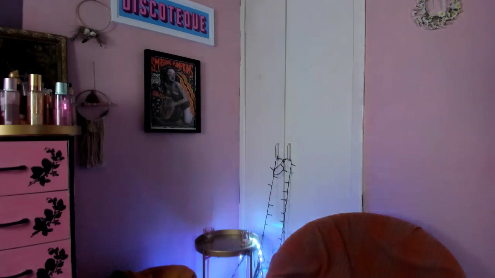 Gallery image thumbnail from MissMimiRose's myfreecams stream on, 06/16/2025, 22:30 image 14 of 20