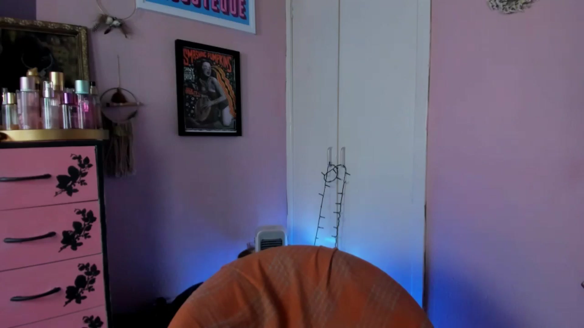 Gallery image thumbnail from MissMimiRose's myfreecams stream on, 06/22/2025, 13:50 image 10 of 20