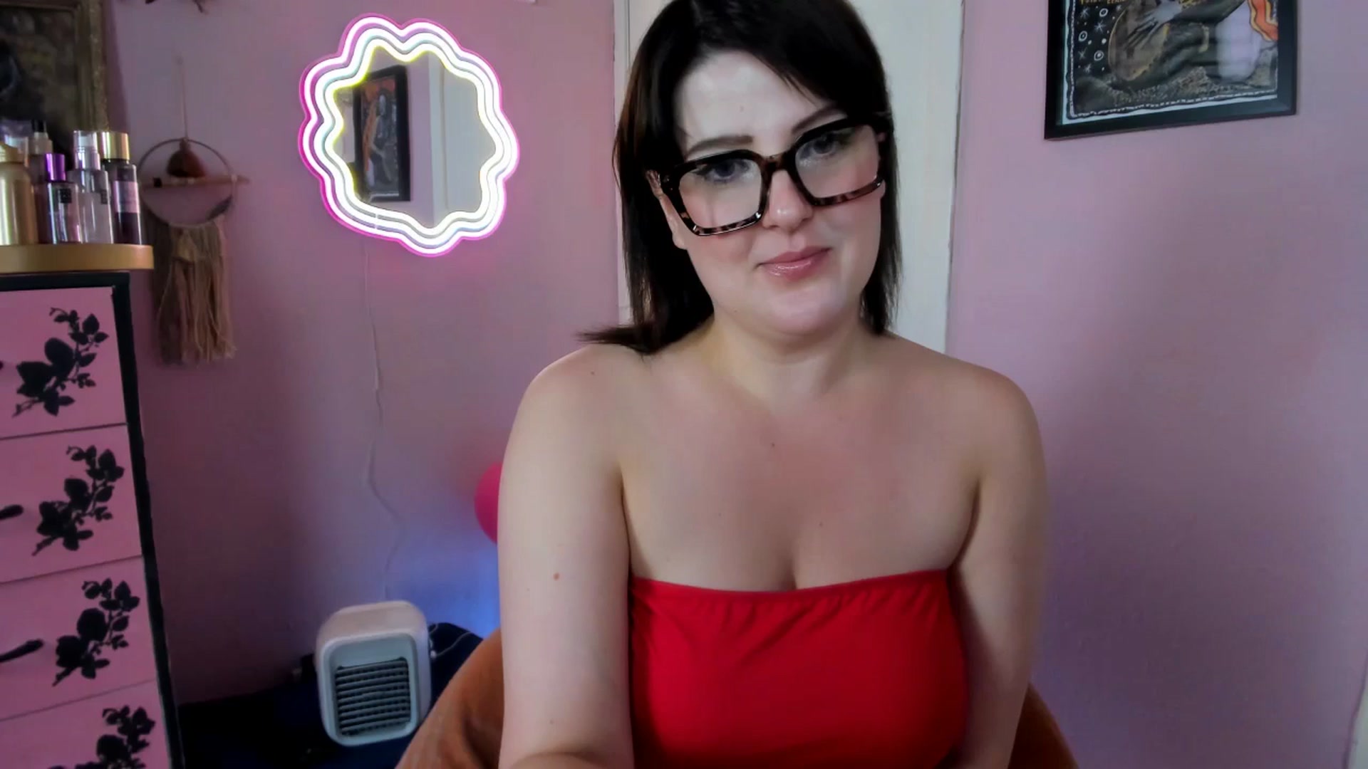 Gallery image thumbnail from MissMimiRose's myfreecams stream on, 07/02/2025, 21:54 image 17 of 20
