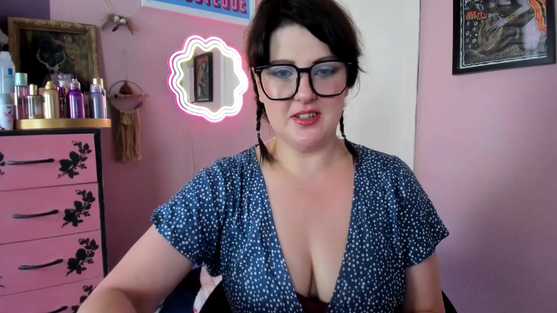 Gallery image thumbnail from MissMimiRose's myfreecams stream on, 07/12/2025, 12:03 image 17 of 20