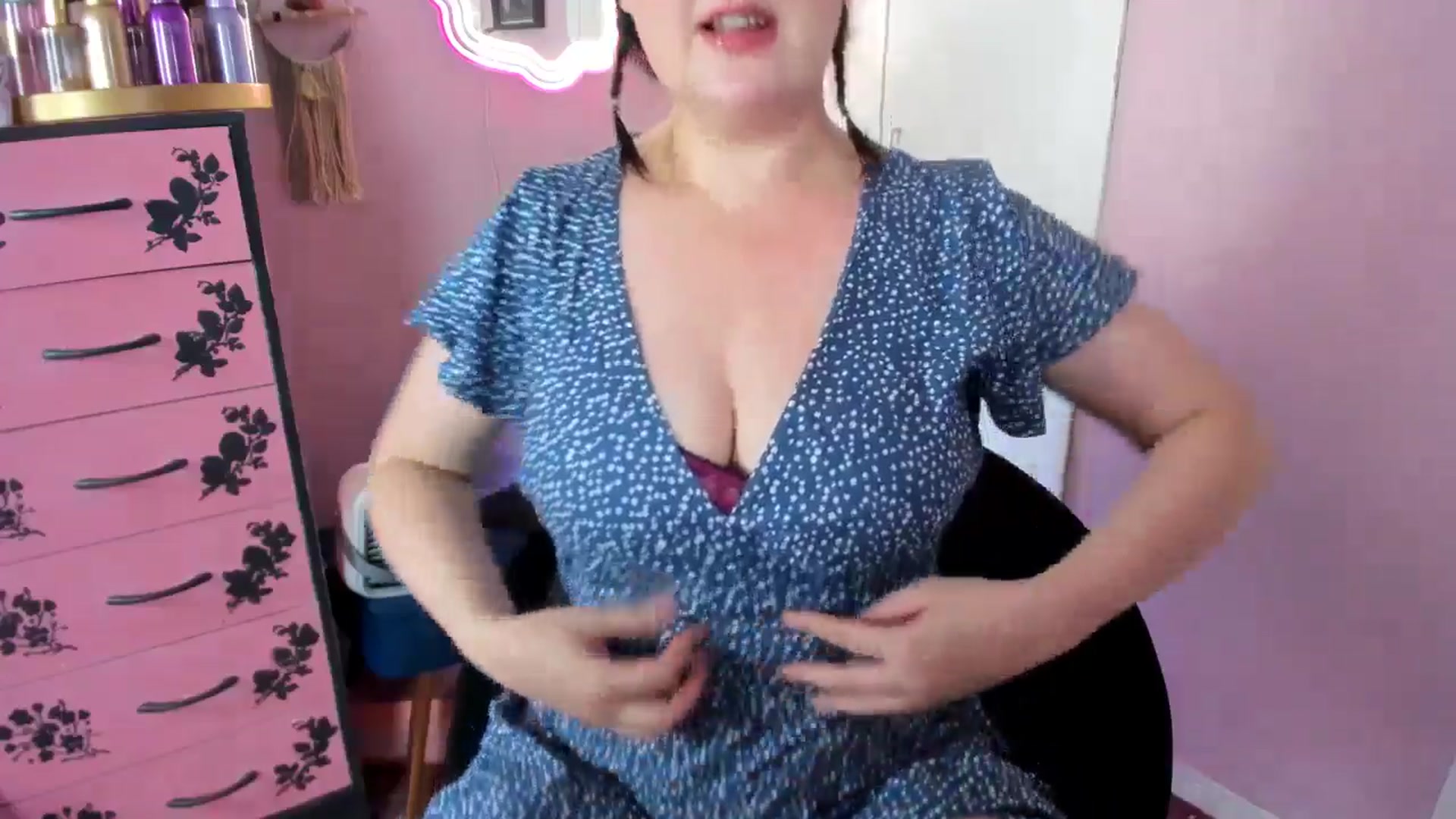Gallery image thumbnail from MissMimiRose's myfreecams stream on, 07/12/2025, 12:03 image 2 of 20