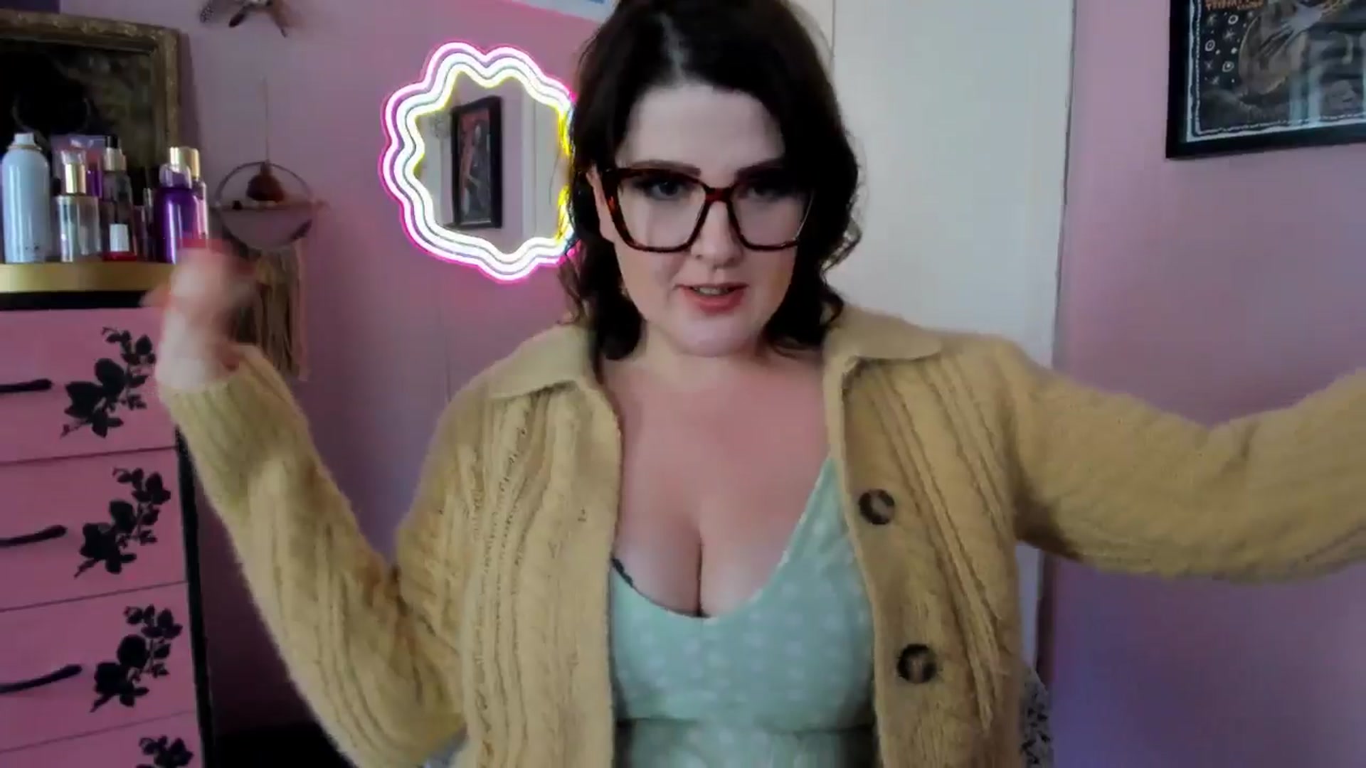 Gallery image thumbnail from MissMimiRose's myfreecams stream on, 07/26/2025, 14:39 image 6 of 20