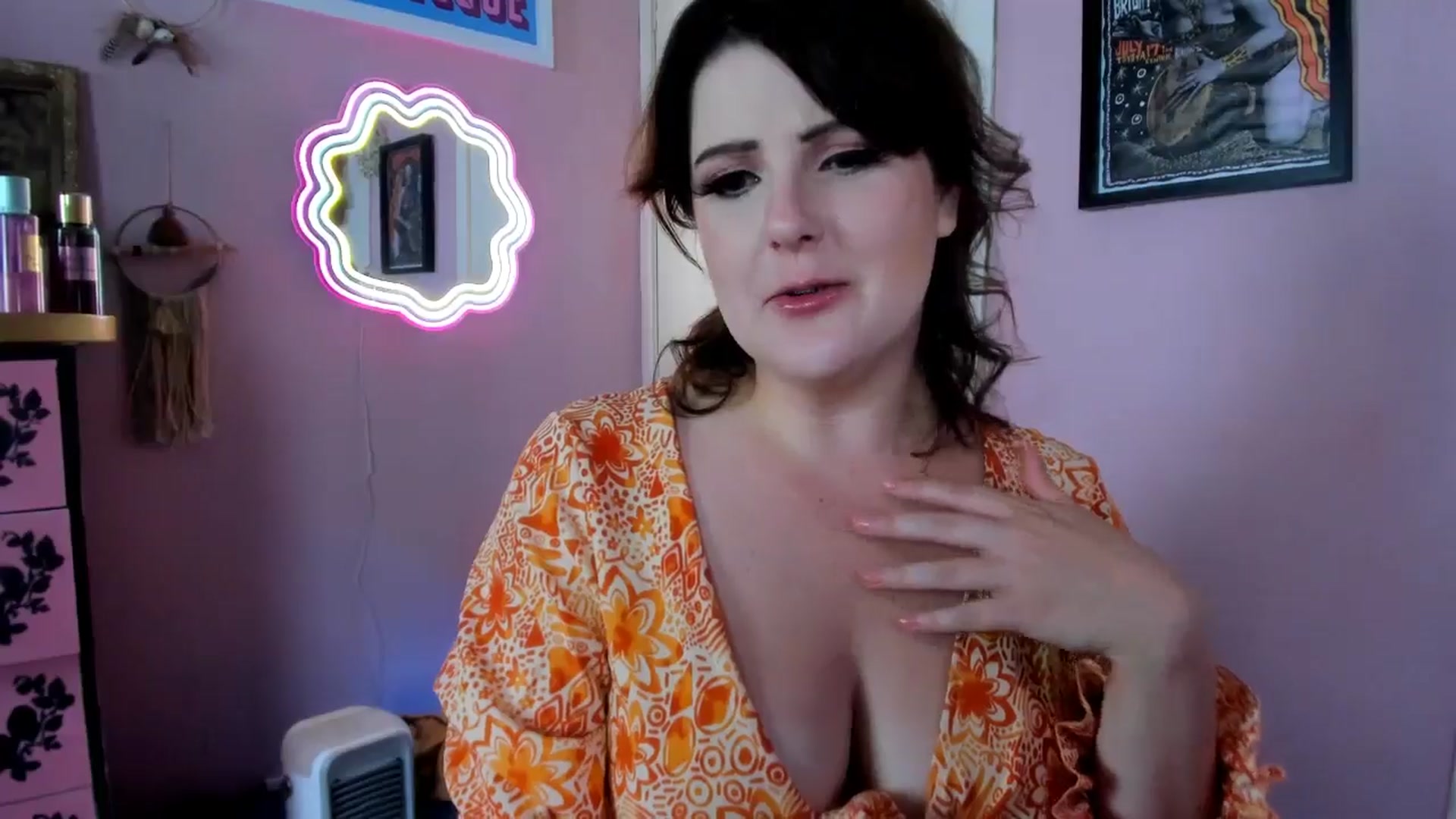 Gallery image thumbnail from MissMimiRose's myfreecams stream on, 08/06/2025, 21:01 image 18 of 20