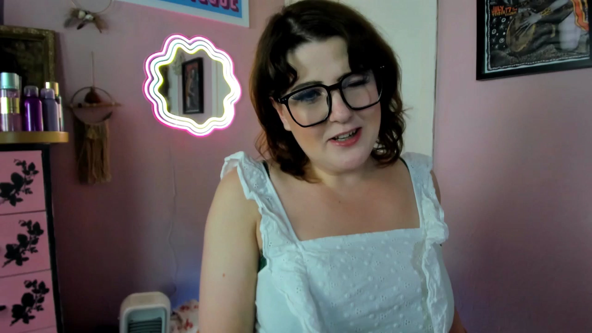 Gallery image thumbnail from MissMimiRose's myfreecams stream on, 08/11/2025, 21:30 image 5 of 20