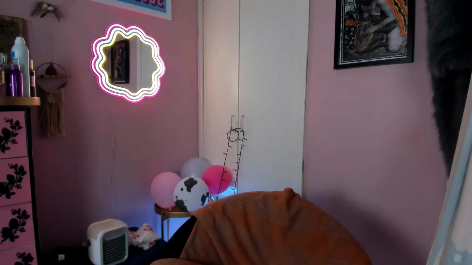 Gallery image thumbnail from MissMimiRose's myfreecams stream on, 08/15/2025, 22:57 image 12 of 20