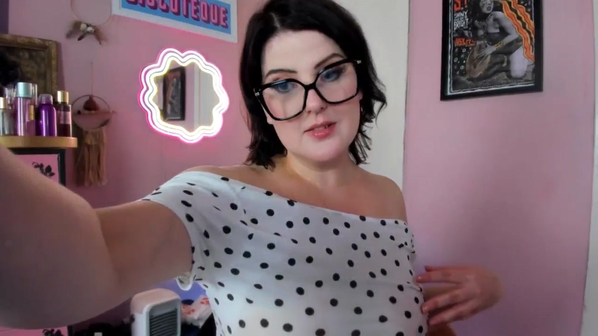 Gallery image thumbnail from MissMimiRose's myfreecams stream on, 08/15/2025, 22:57 image 17 of 20