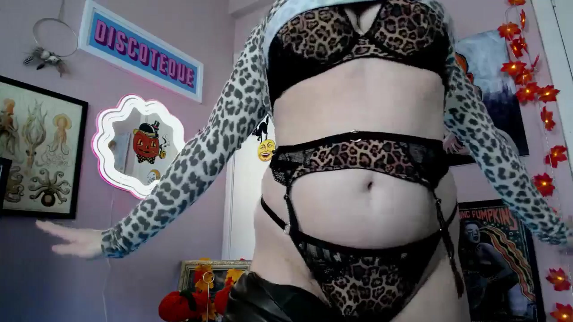 Gallery image thumbnail from MissMimiRose's myfreecams stream on, 10/05/2025, 13:02 image 6 of 20
