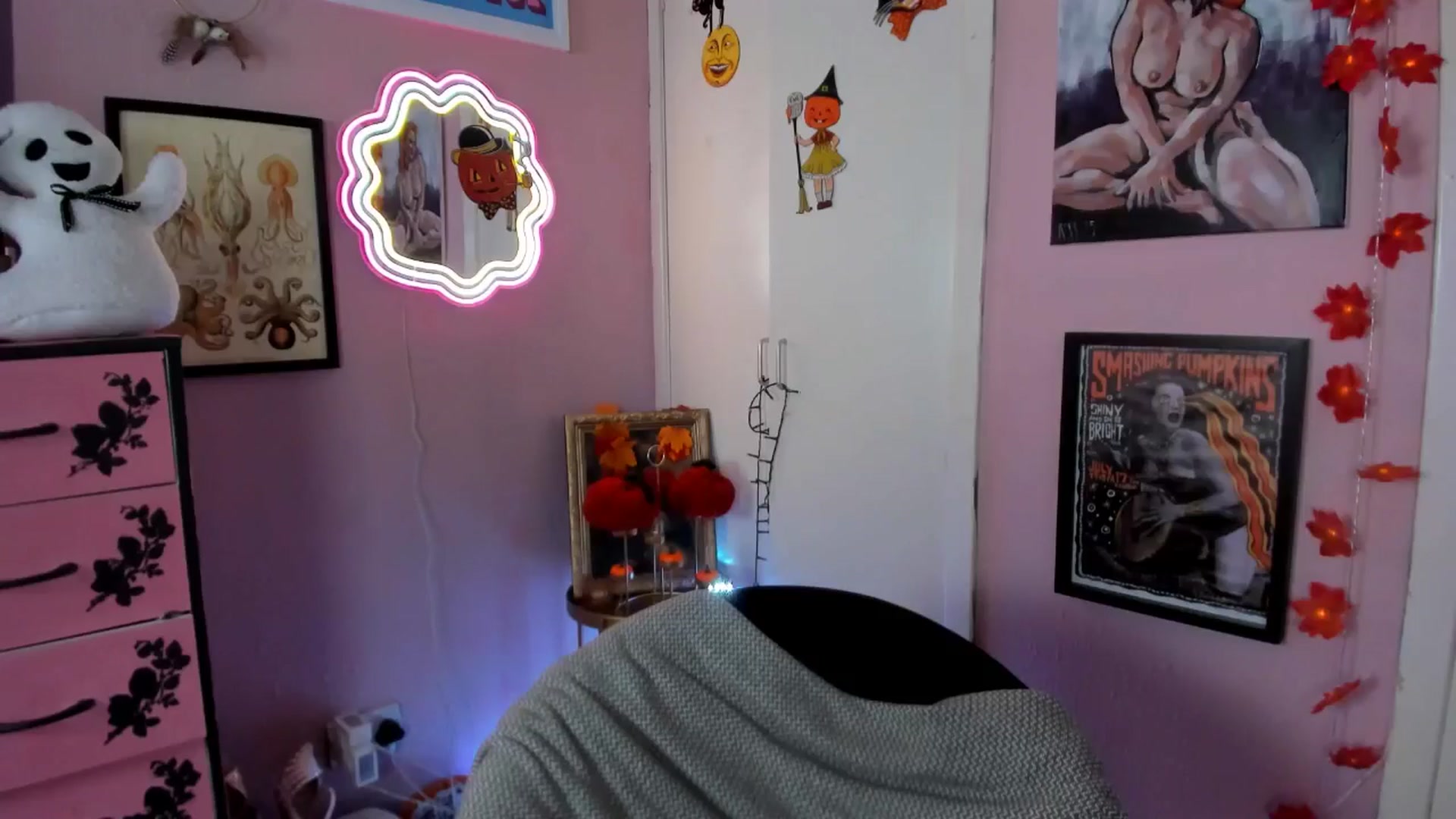 Gallery image thumbnail from MissMimiRose's myfreecams stream on, 10/16/2025, 22:38 image 12 of 20