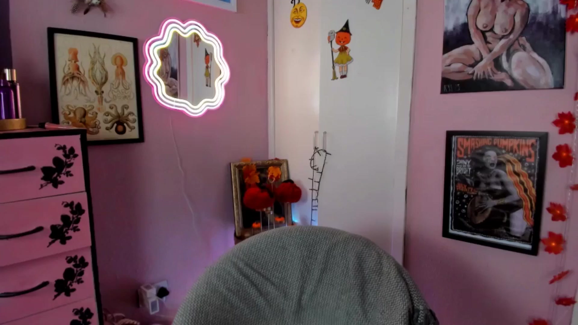 Gallery image thumbnail from MissMimiRose's myfreecams stream on, 11/02/2025, 16:42 image 10 of 20