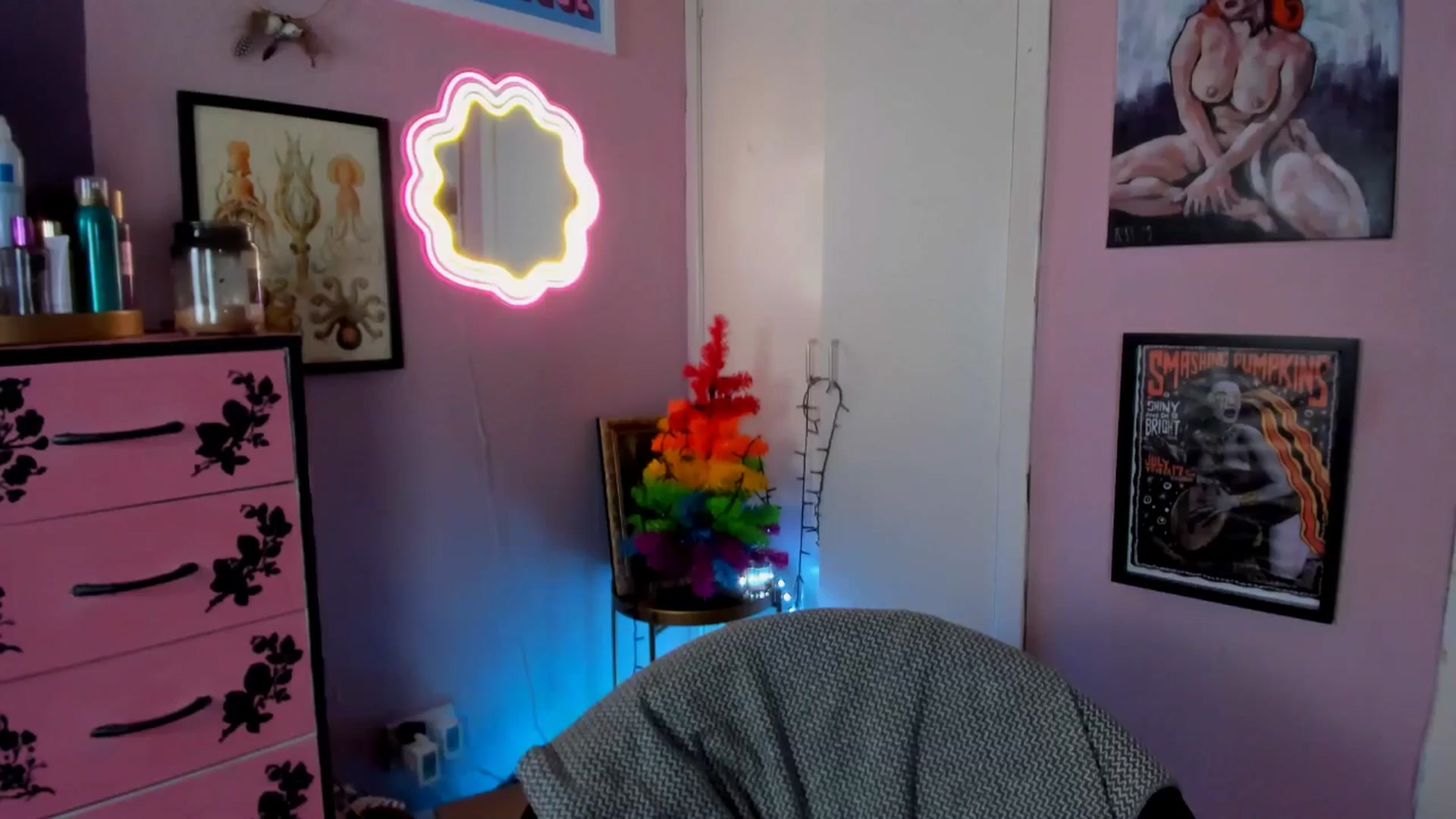 Gallery image thumbnail from MissMimiRose's myfreecams stream on, 12/16/2025, 01:08 image 4 of 20