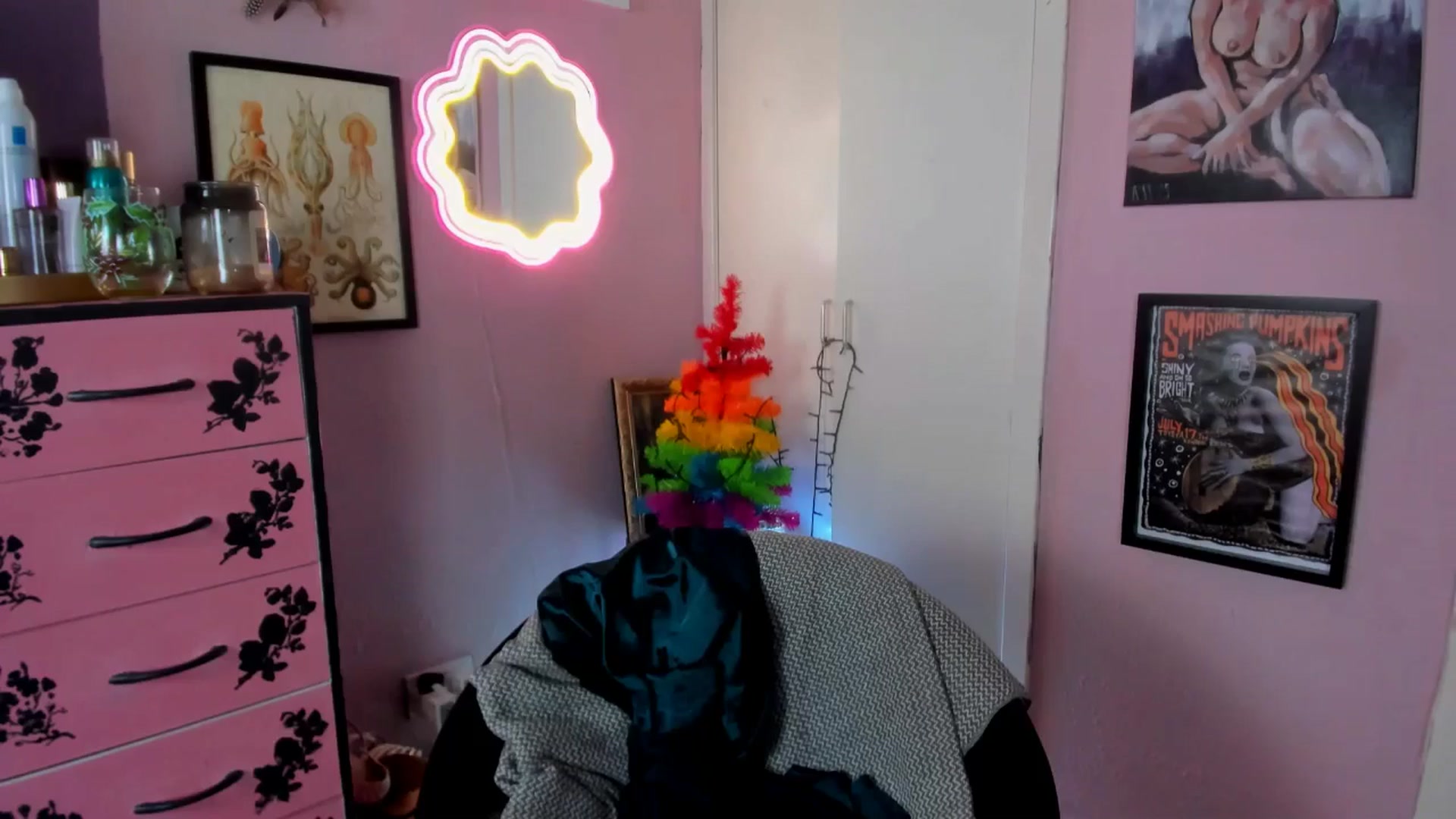 Gallery image thumbnail from MissMimiRose's myfreecams stream on, 12/16/2025, 01:08 image 12 of 20