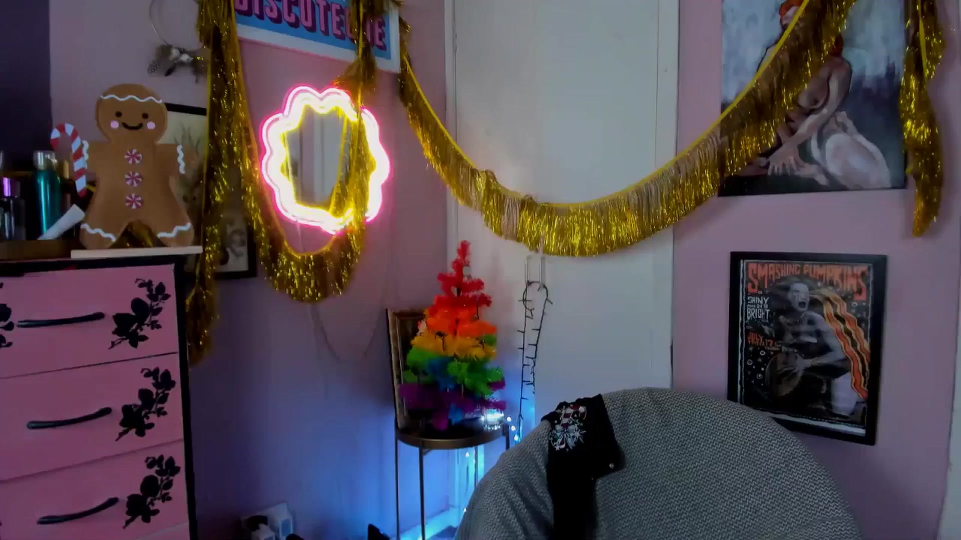 Gallery image thumbnail from MissMimiRose's myfreecams stream on, 12/23/2025, 23:57 image 13 of 20