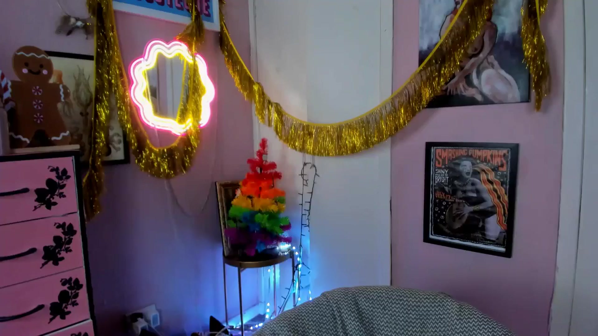 Gallery image thumbnail from MissMimiRose's myfreecams stream on, 12/30/2025, 23:01 image 14 of 20