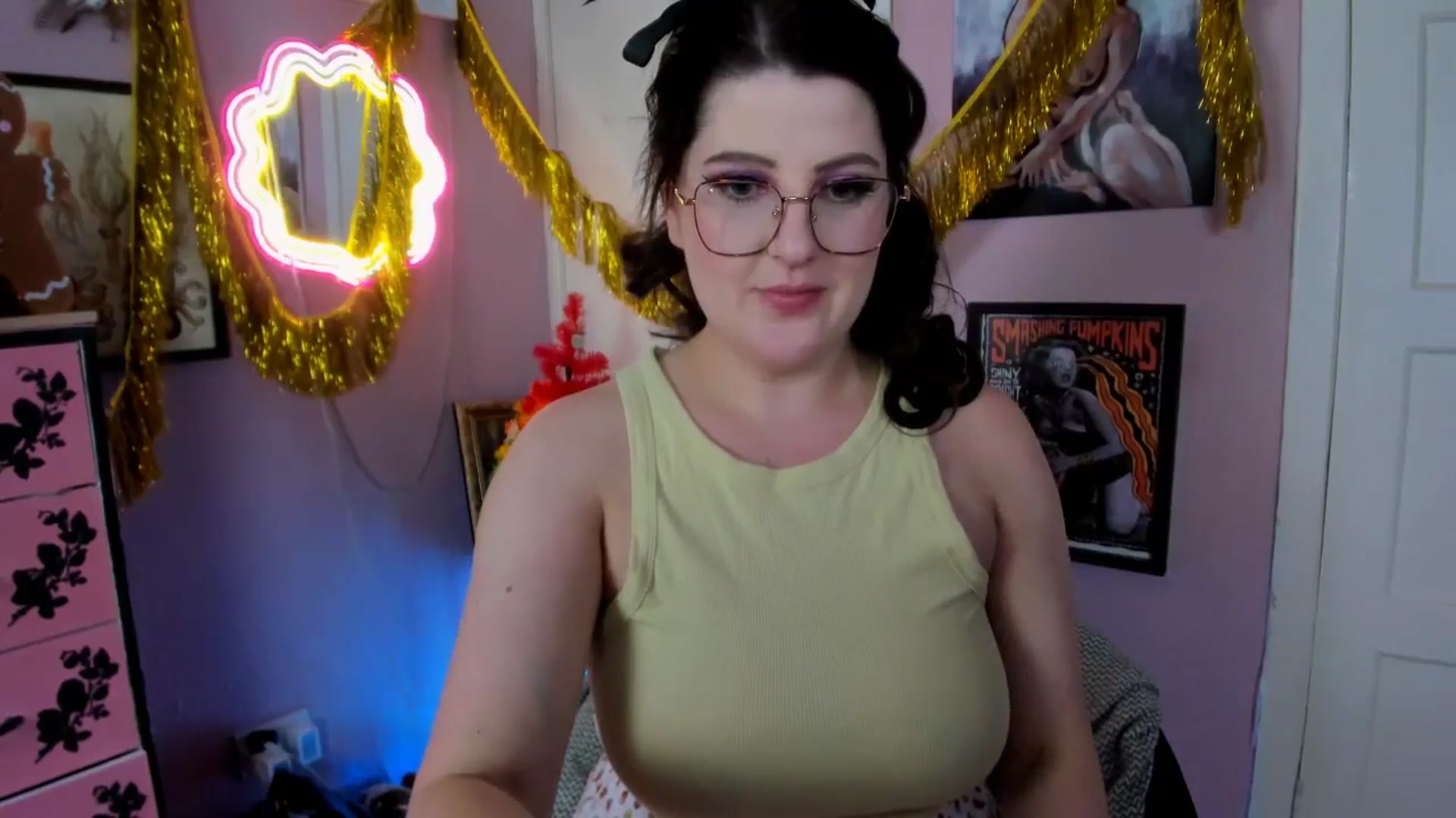 Gallery image thumbnail from MissMimiRose's myfreecams stream on, 12/31/2025, 24:22 image 19 of 20