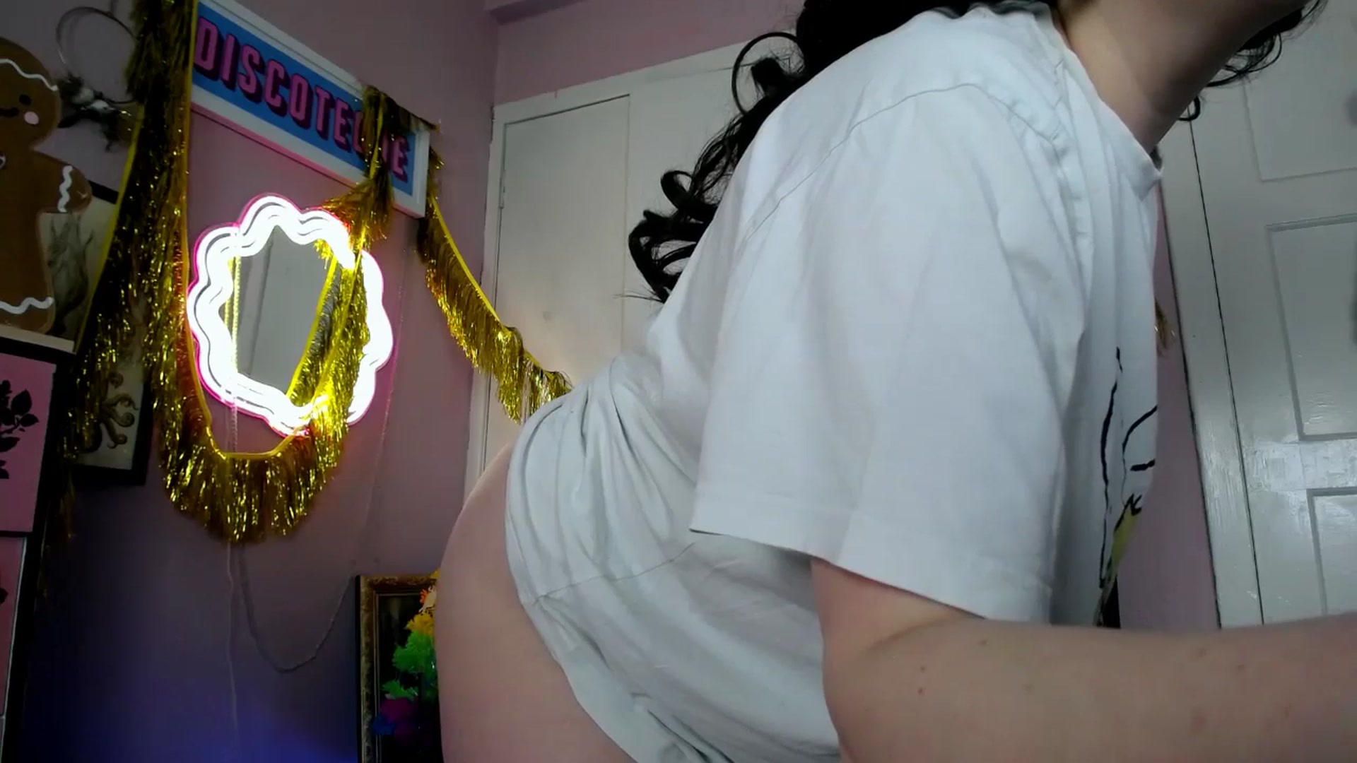 Gallery image thumbnail from MissMimiRose's myfreecams stream on, 01/05/2026, 16:43 image 15 of 20