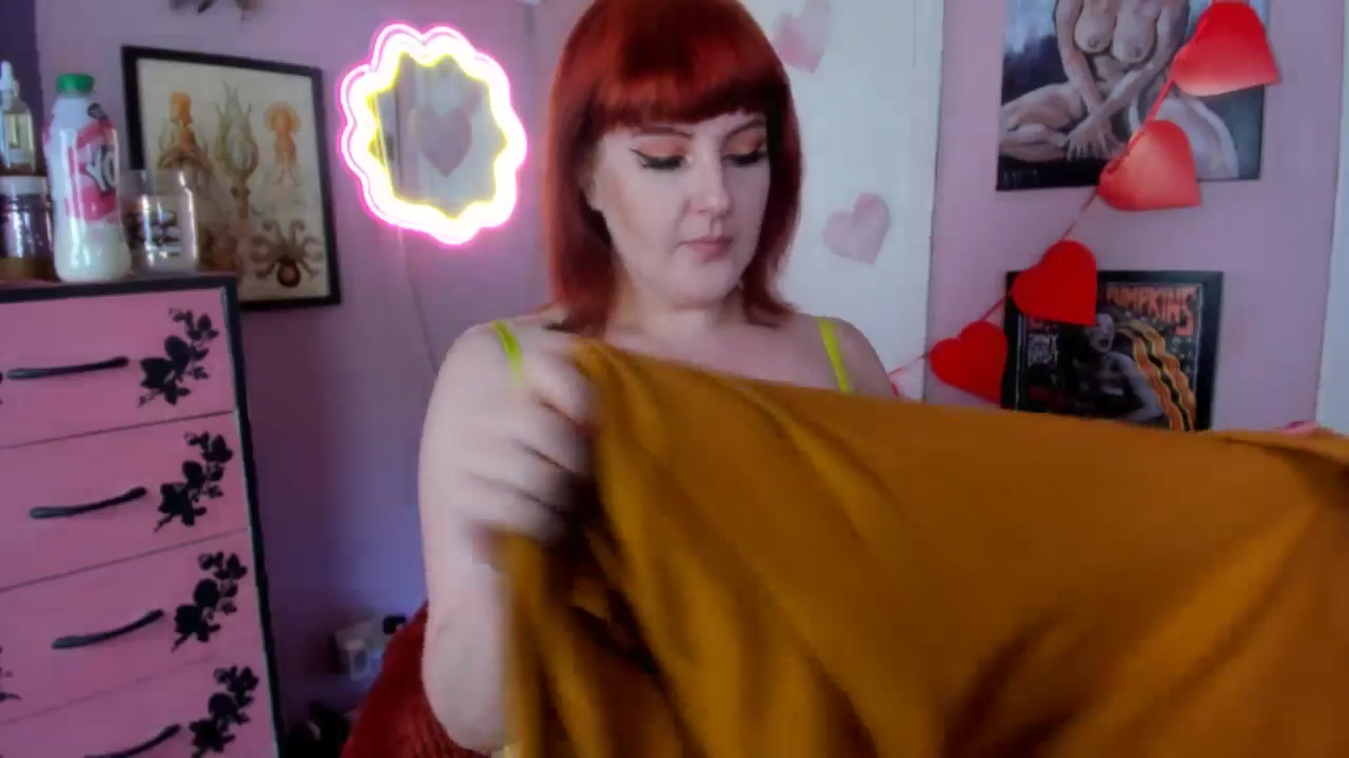 Gallery image thumbnail from MissMimiRose's myfreecams stream on, 03/01/2026, 16:38 image 16 of 20