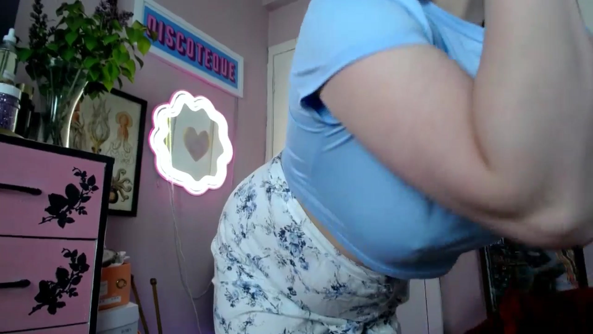Gallery image thumbnail from MissMimiRose's myfreecams stream on, 04/27/2026, 21:06 image 17 of 20