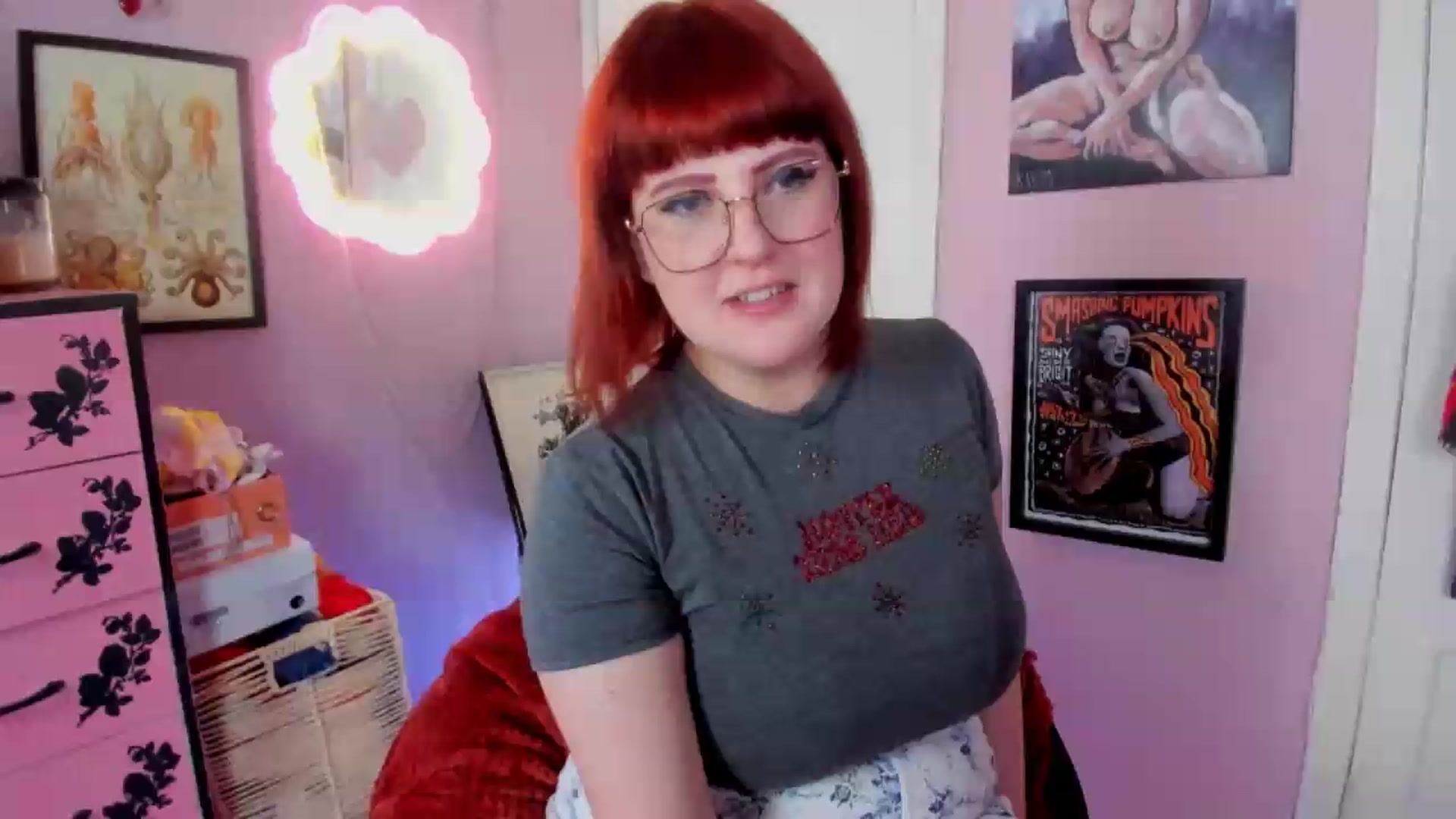 Gallery image thumbnail from MissMimiRose's myfreecams stream on, 05/13/2026, 19:09 image 17 of 20