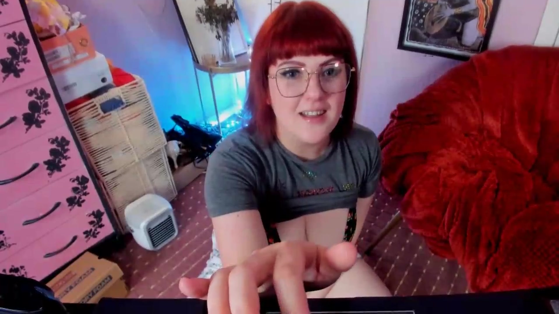 Gallery image thumbnail from MissMimiRose's myfreecams stream on, 05/13/2026, 19:09 image 10 of 20