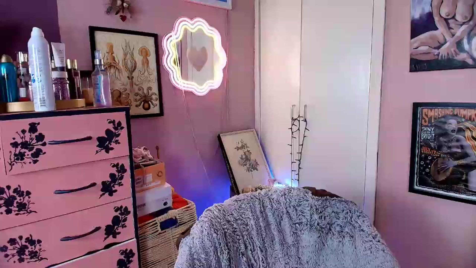 Gallery image thumbnail from MissMimiRose's myfreecams stream on, 05/30/2026, 14:44 image 19 of 20