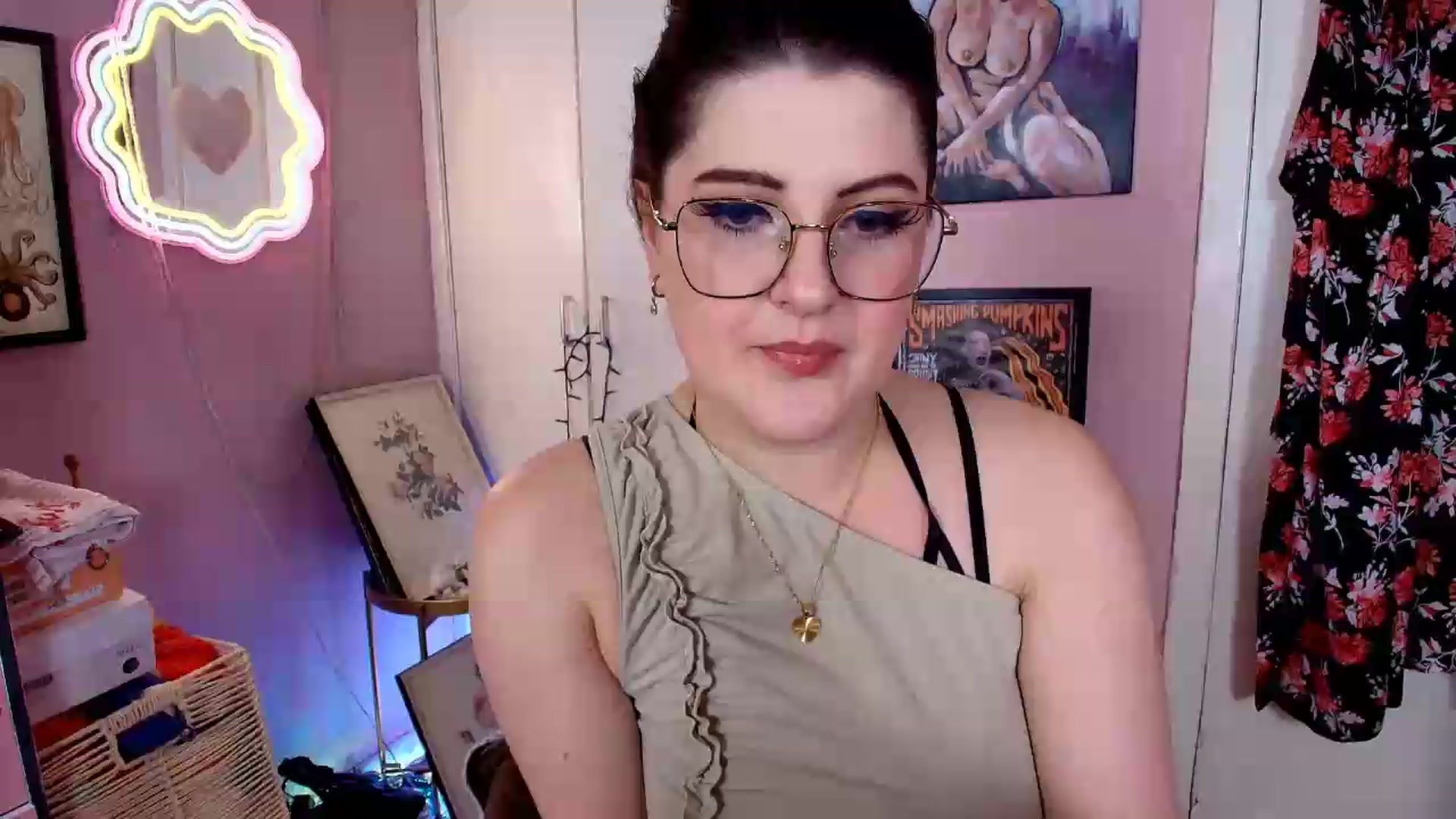 Gallery image thumbnail from MissMimiRose's myfreecams stream on, 06/15/2026, 22:10 image 1 of 20