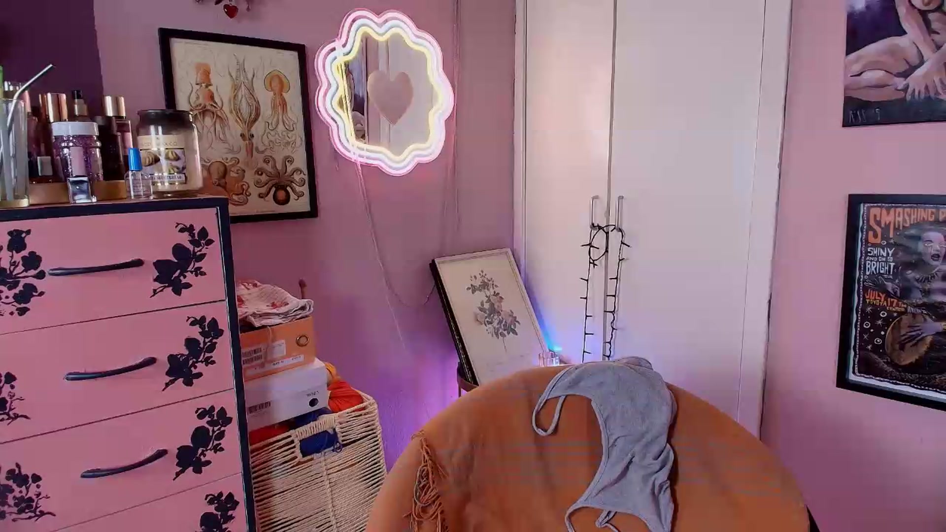 Gallery image thumbnail from MissMimiRose's myfreecams stream on, 07/20/2026, 22:56 image 12 of 20
