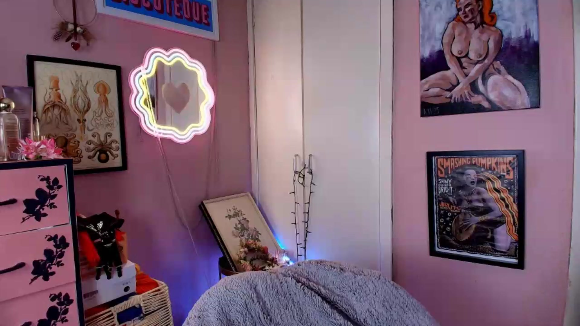 Gallery image thumbnail from MissMimiRose's myfreecams stream on, 08/05/2026, 21:28 image 13 of 20