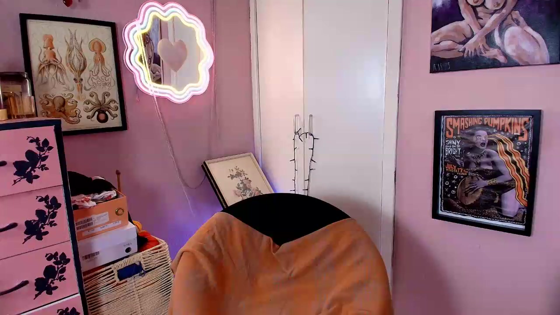 Gallery image thumbnail from MissMimiRose's myfreecams stream on, 08/14/2026, 20:40 image 19 of 20