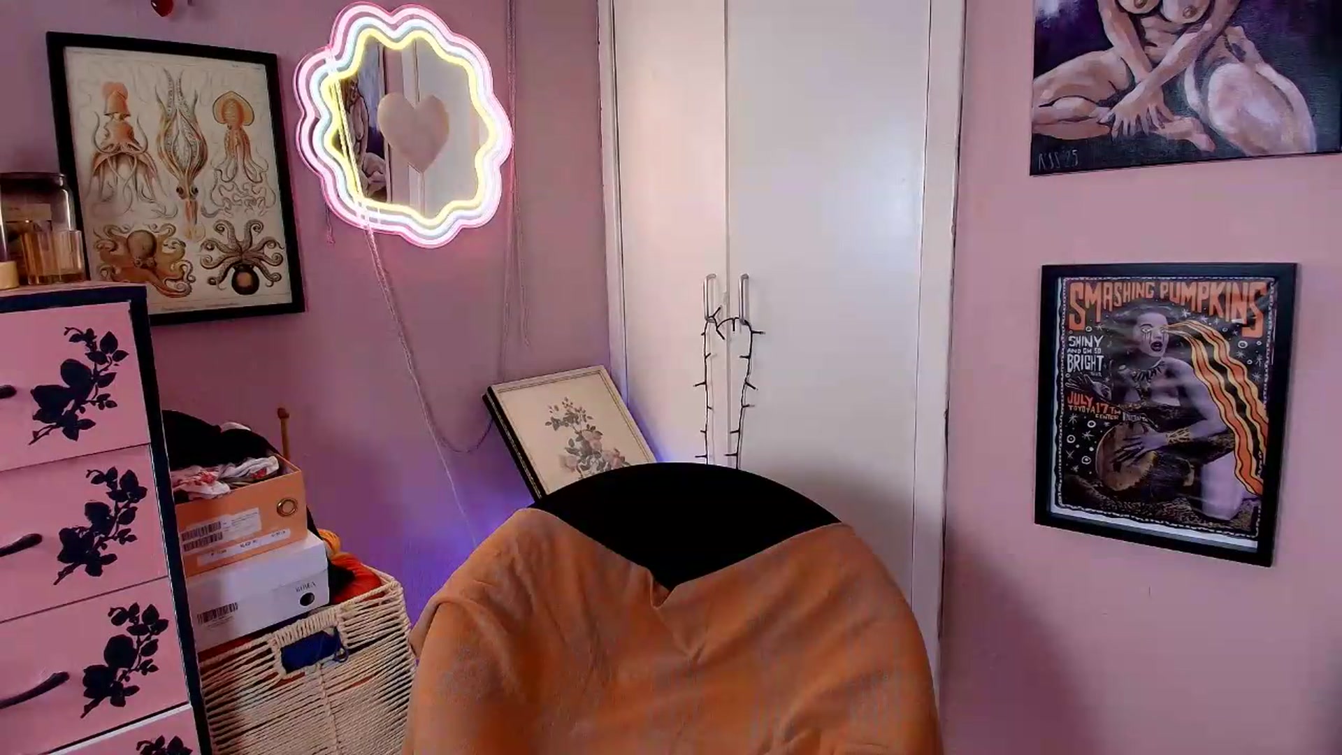 Gallery image thumbnail from MissMimiRose's myfreecams stream on, 08/14/2026, 20:40 image 18 of 20