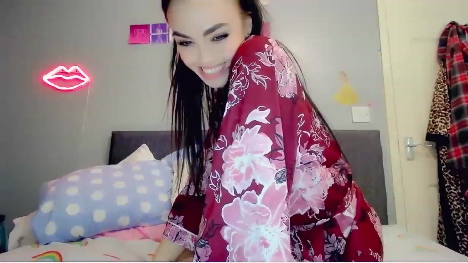 Gallery image thumbnail from MissMistletoe's myfreecams stream on, 03/08/2023, 06:51 image 16 of 20