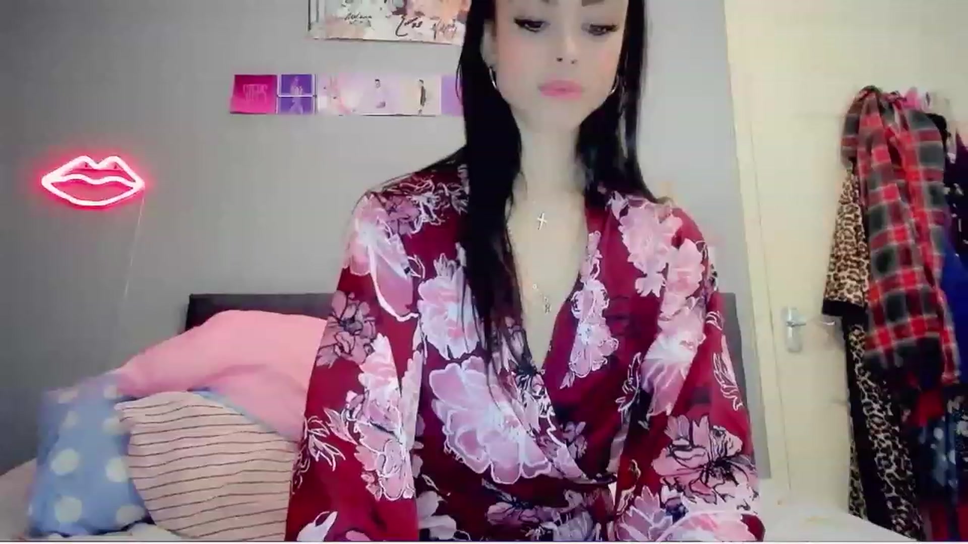 Gallery image thumbnail from MissMistletoe's myfreecams stream on, 03/08/2023, 06:51 image 5 of 20
