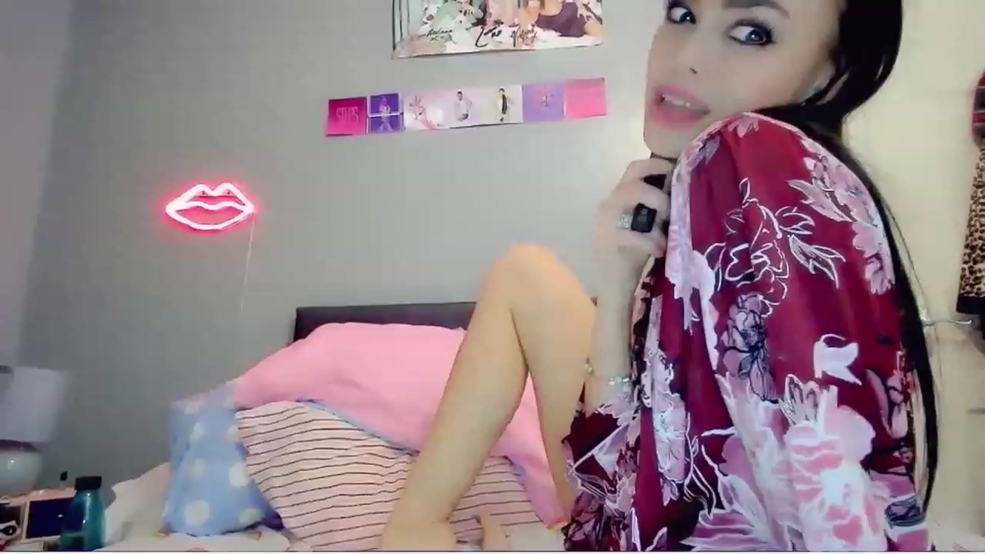 Gallery image thumbnail from MissMistletoe's myfreecams stream on, 03/08/2023, 06:51 image 1 of 20