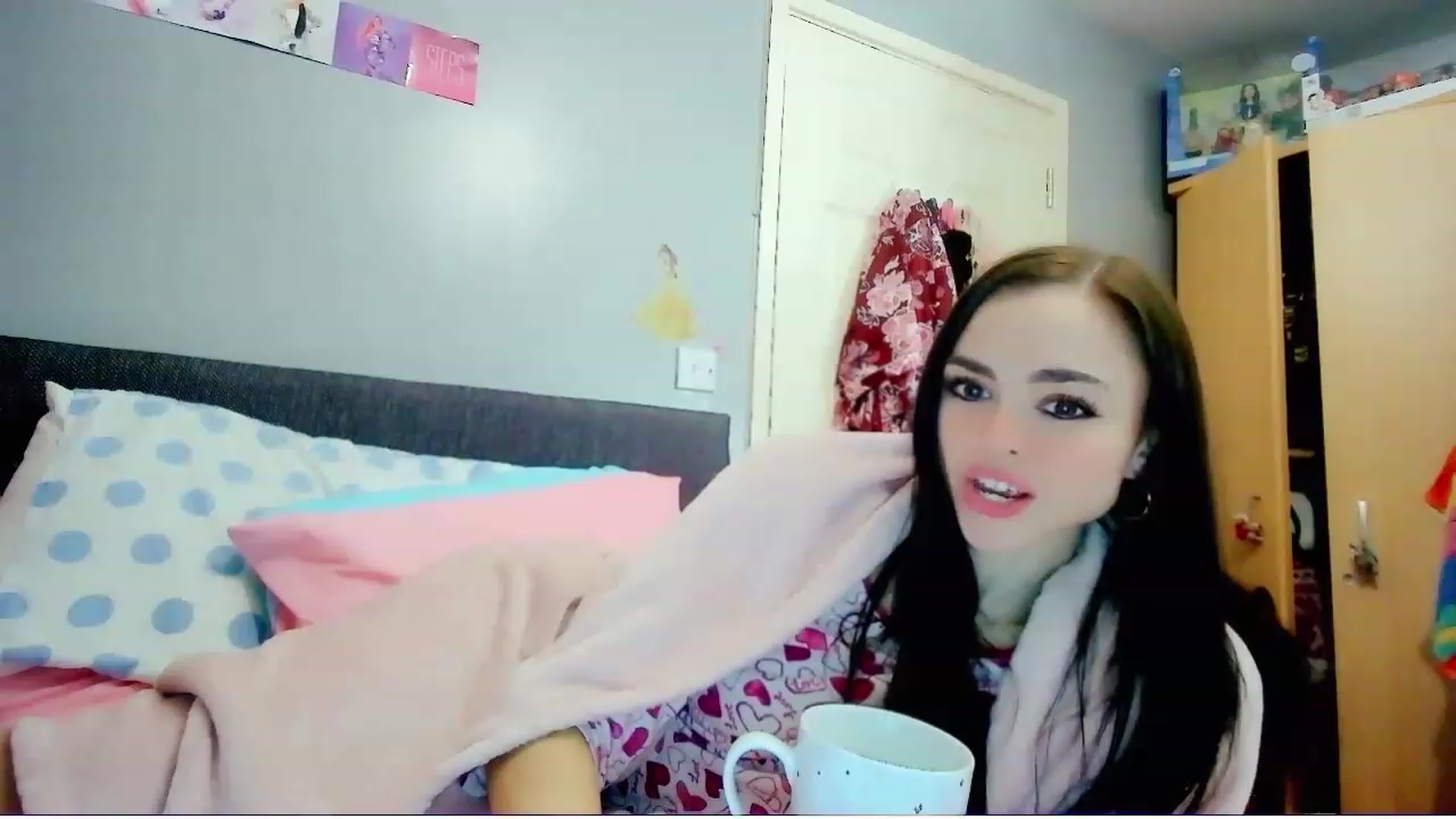 Gallery image thumbnail from MissMistletoe's myfreecams stream on, 03/13/2023, 04:37 image 10 of 20