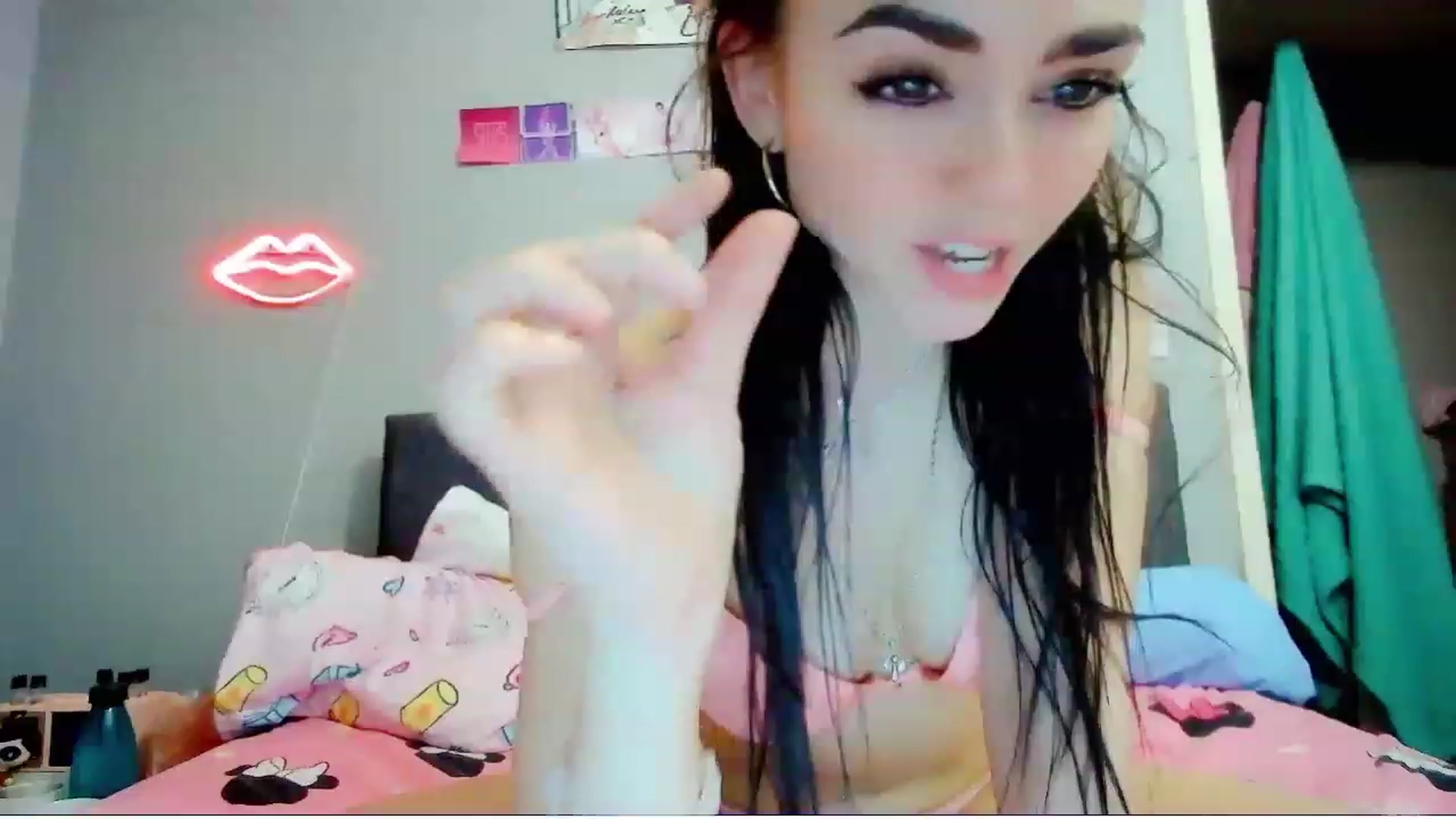 Gallery image thumbnail from MissMistletoe's myfreecams stream on, 05/11/2023, 01:47 image 15 of 20