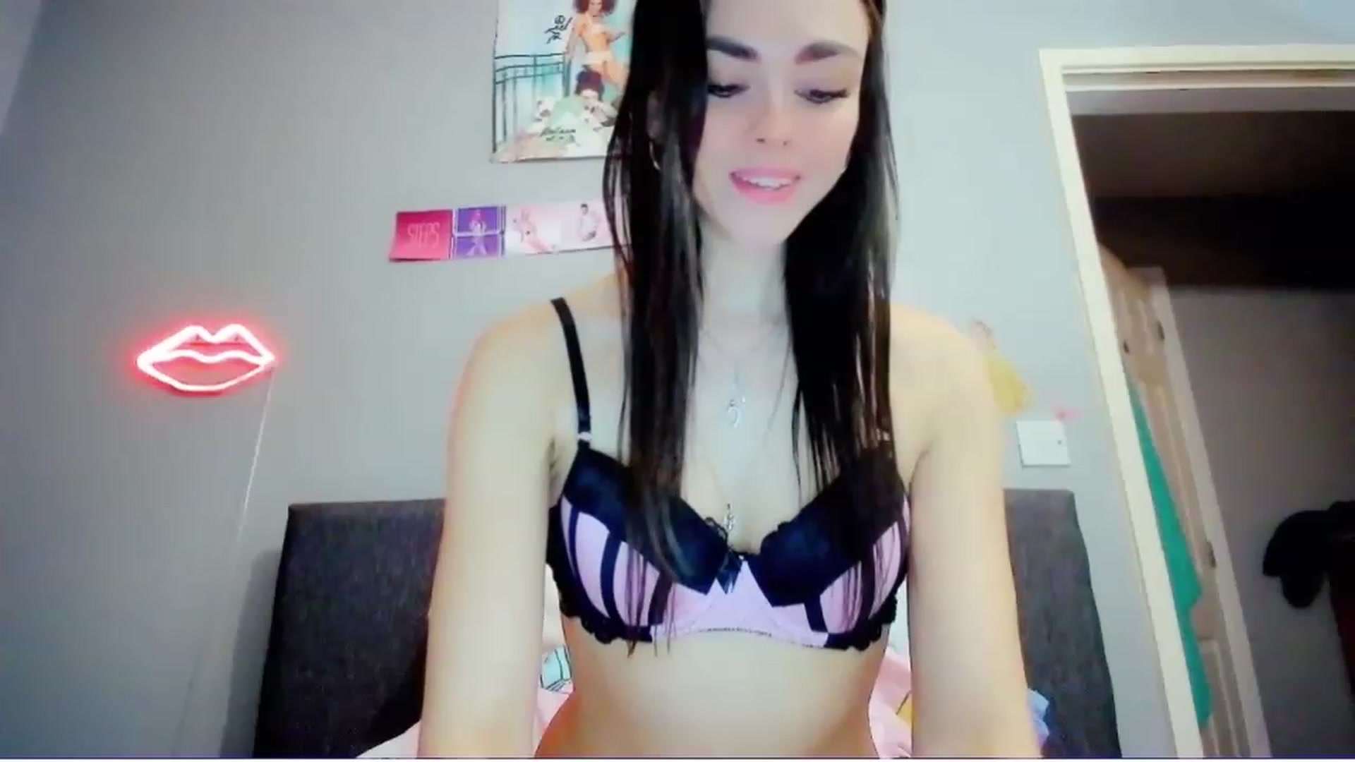 Gallery image thumbnail from MissMistletoe's myfreecams stream on, 05/14/2023, 23:53 image 2 of 20