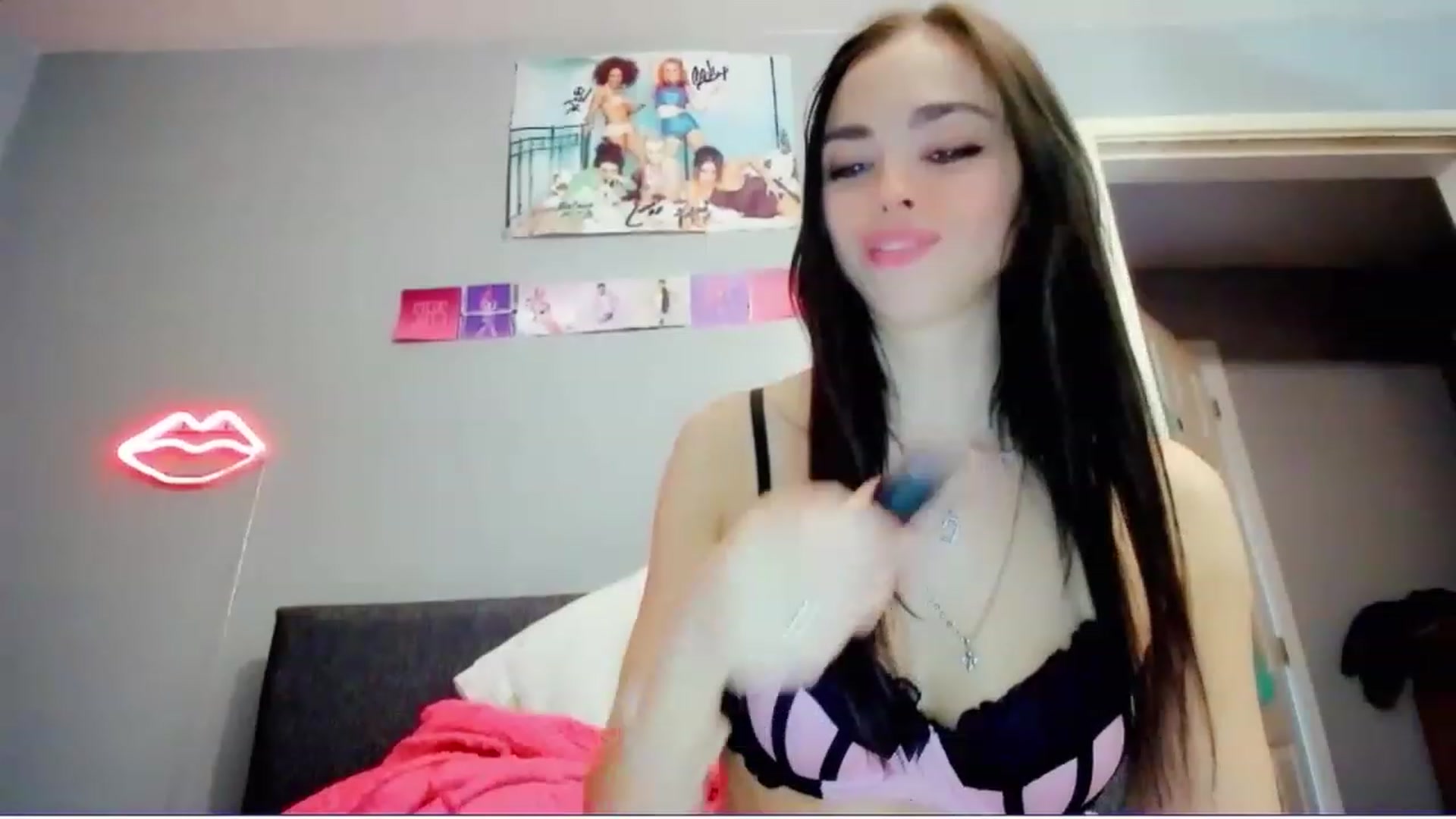 Gallery image thumbnail from MissMistletoe's myfreecams stream on, 05/15/2023, 05:04 image 4 of 20