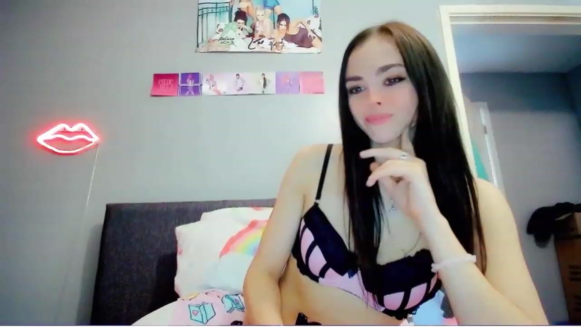 Gallery image thumbnail from MissMistletoe's myfreecams stream on, 05/15/2023, 07:22 image 14 of 20
