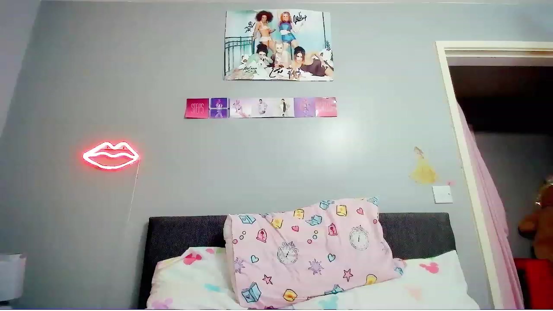 Gallery image thumbnail from MissMistletoe's myfreecams stream on, 07/18/2023, 18:05 image 13 of 20