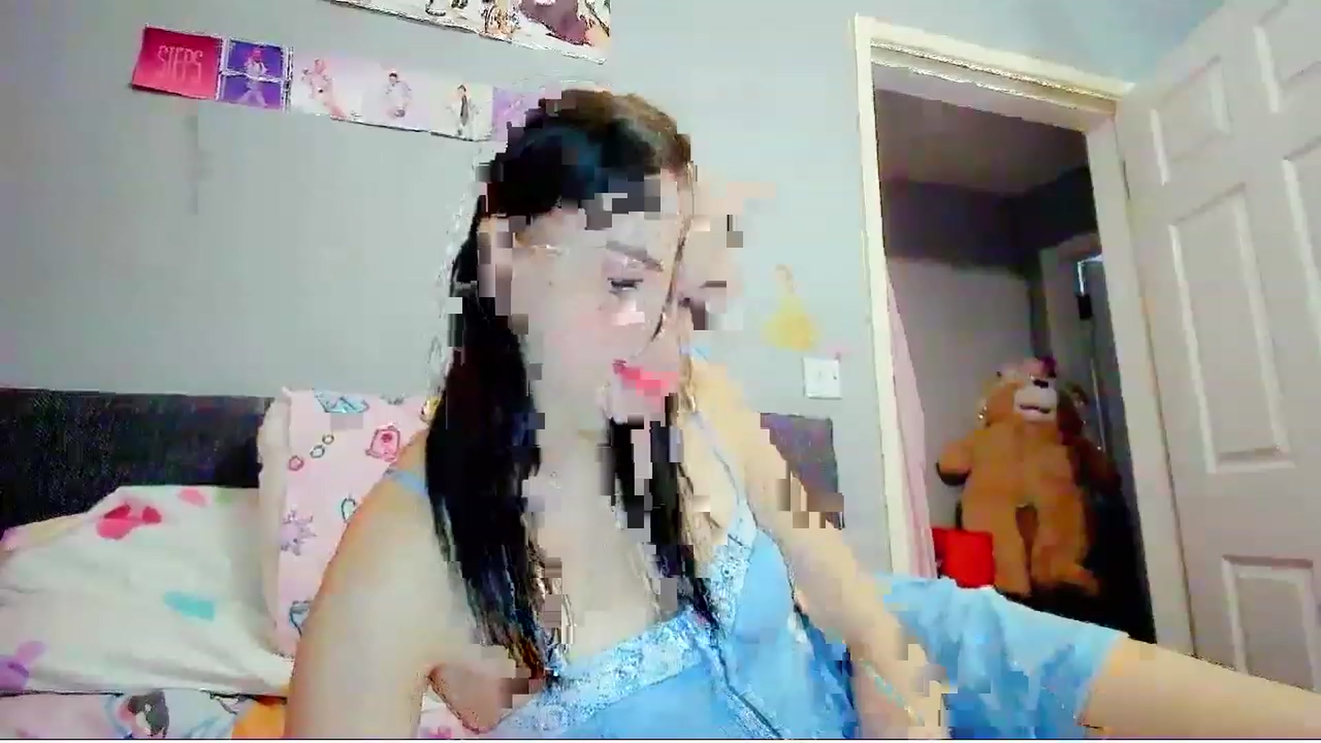 Gallery image thumbnail from MissMistletoe's myfreecams stream on, 07/18/2023, 18:05 image 17 of 20
